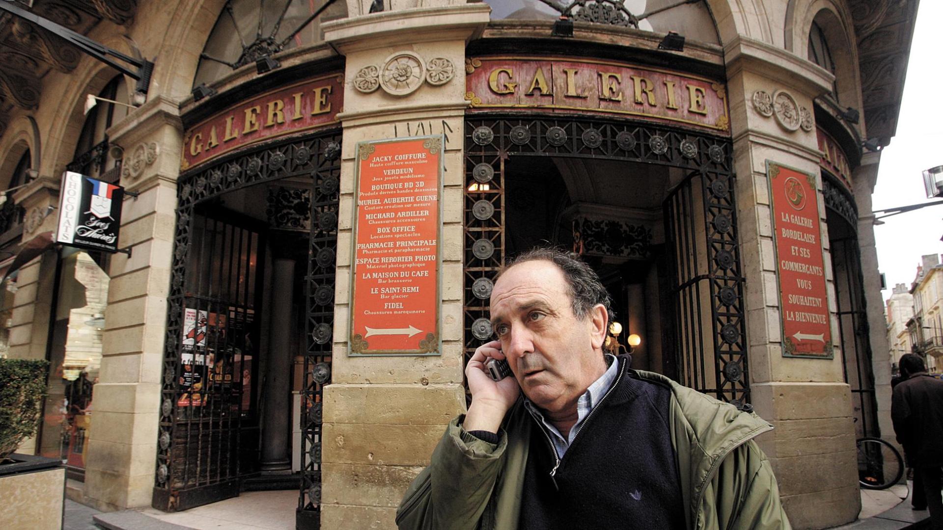 Jesús Riaño, en acción, en las calles de Burdeos antes del partido que Osasuna jugó en la UEFA de 2007.