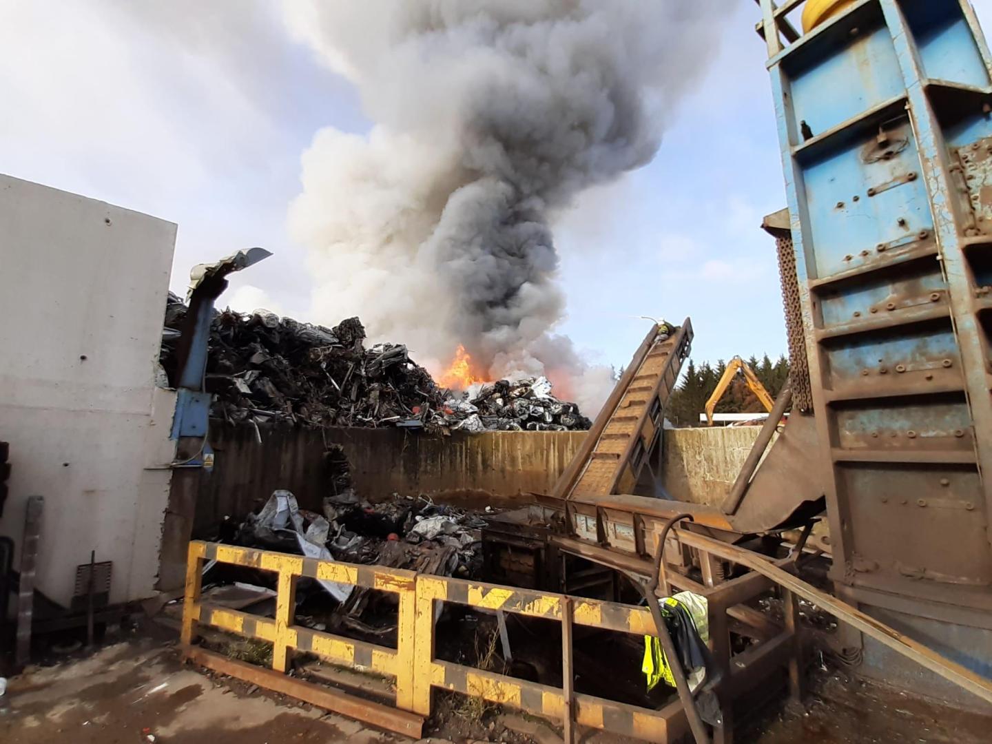 Imagen del incendio de la empresa Medenasa Chatarra y derivados, situada en Berrioplano