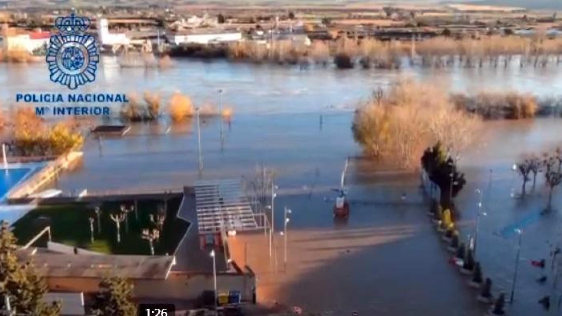 Un dron de la Policía Municipal ha captado las imágenes de Tudela inundada