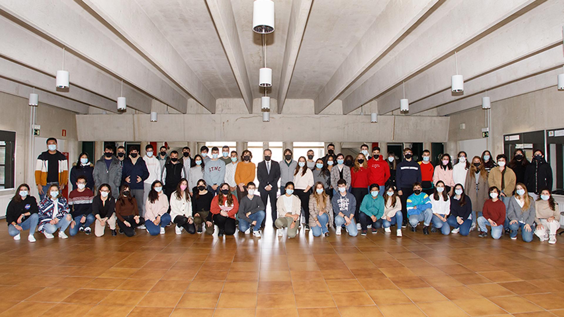 Delegadas y delegados, junto al rector, la vicerrectora de Estudiantes y el director del Área de Estudiantes
