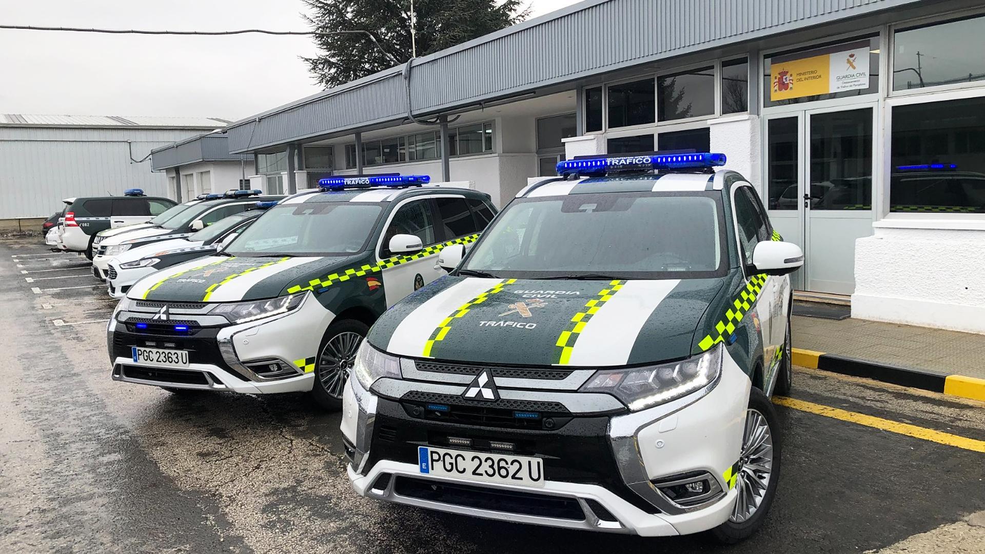 Nuevos vehículos híbridos enchufables de la Guardia Civil en Navarra