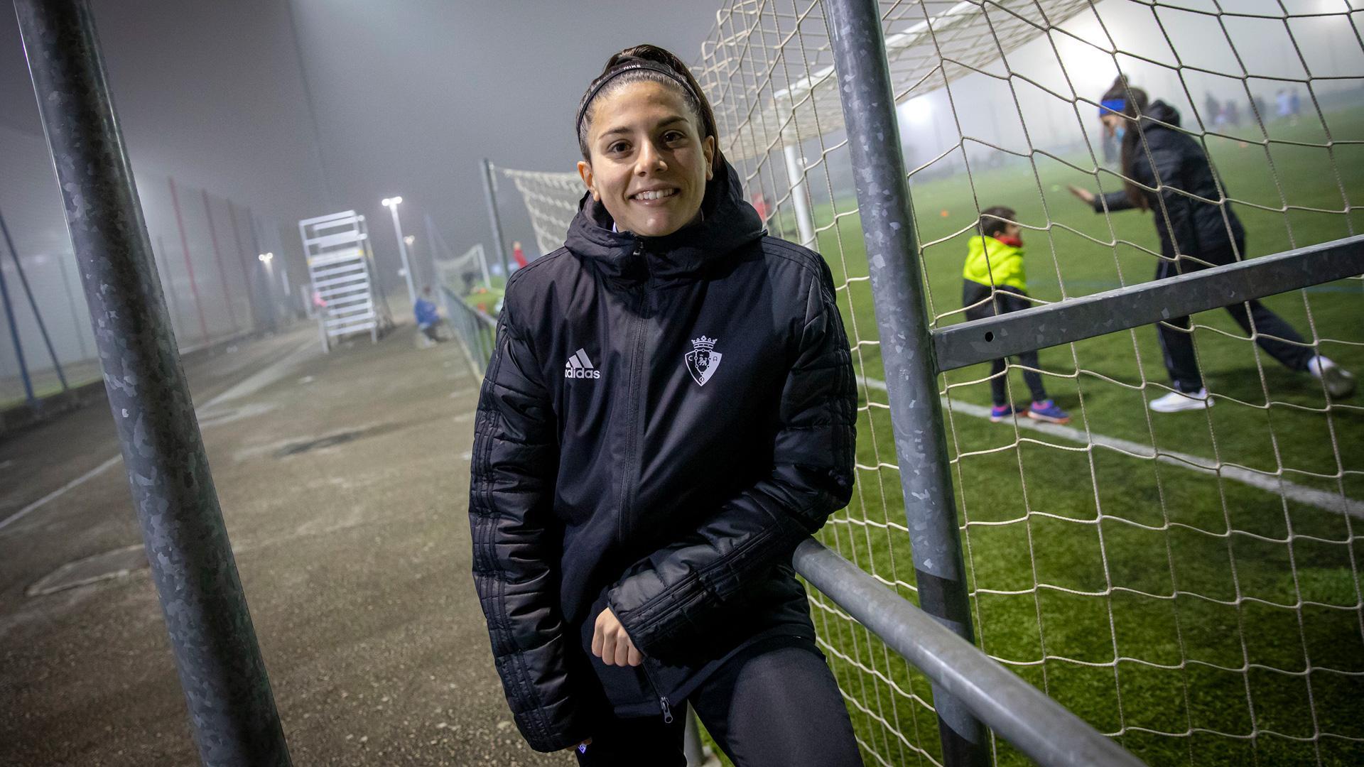 Carmen Fresneda, antes de la sesión de entrenamiento, en los anexos de Tajonar