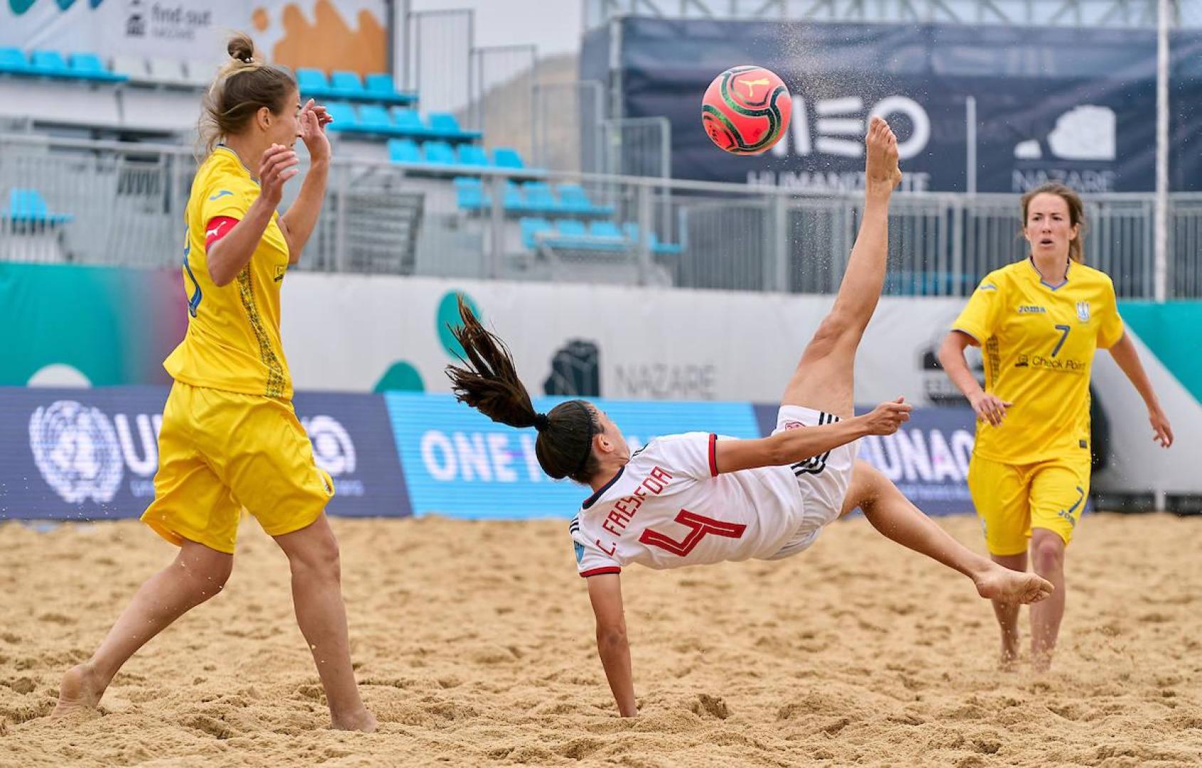 Espectacular remate de la rojilla en el España-Ucrania del pasado junio, correspondiente a la primera fase del Euro Beach Soccer League, disputada en Nazaré (Portugal). Fue máxima goleadora