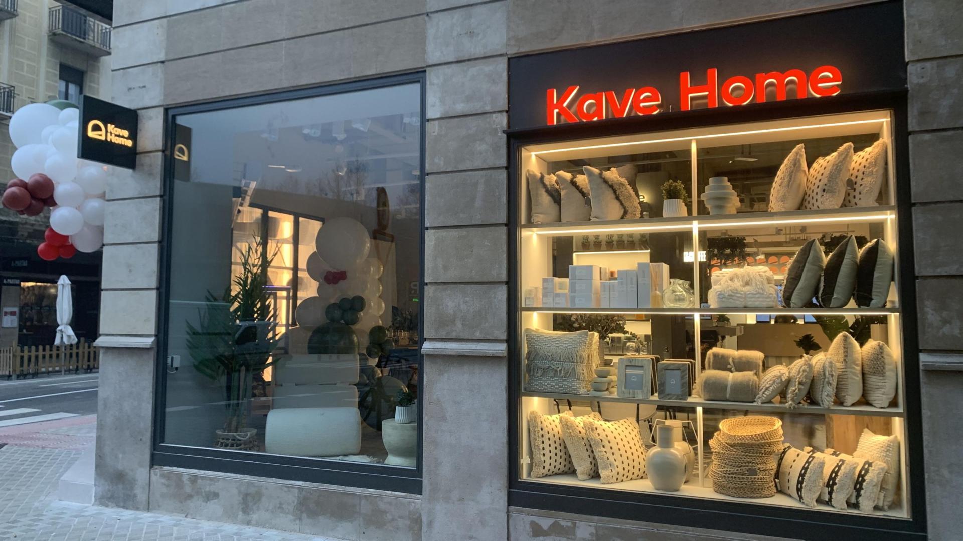 La tienda de muebles y decoración Kave Home, en la calle Arrieta