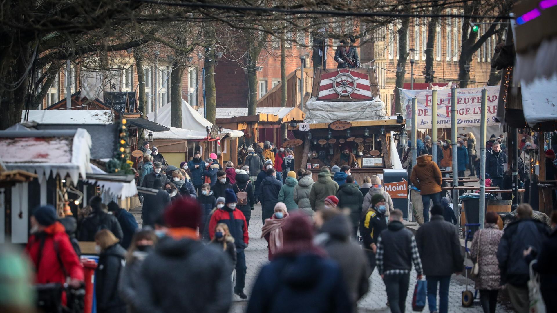 El mercado navideño de Bremen, visitado estos días por miles de personas