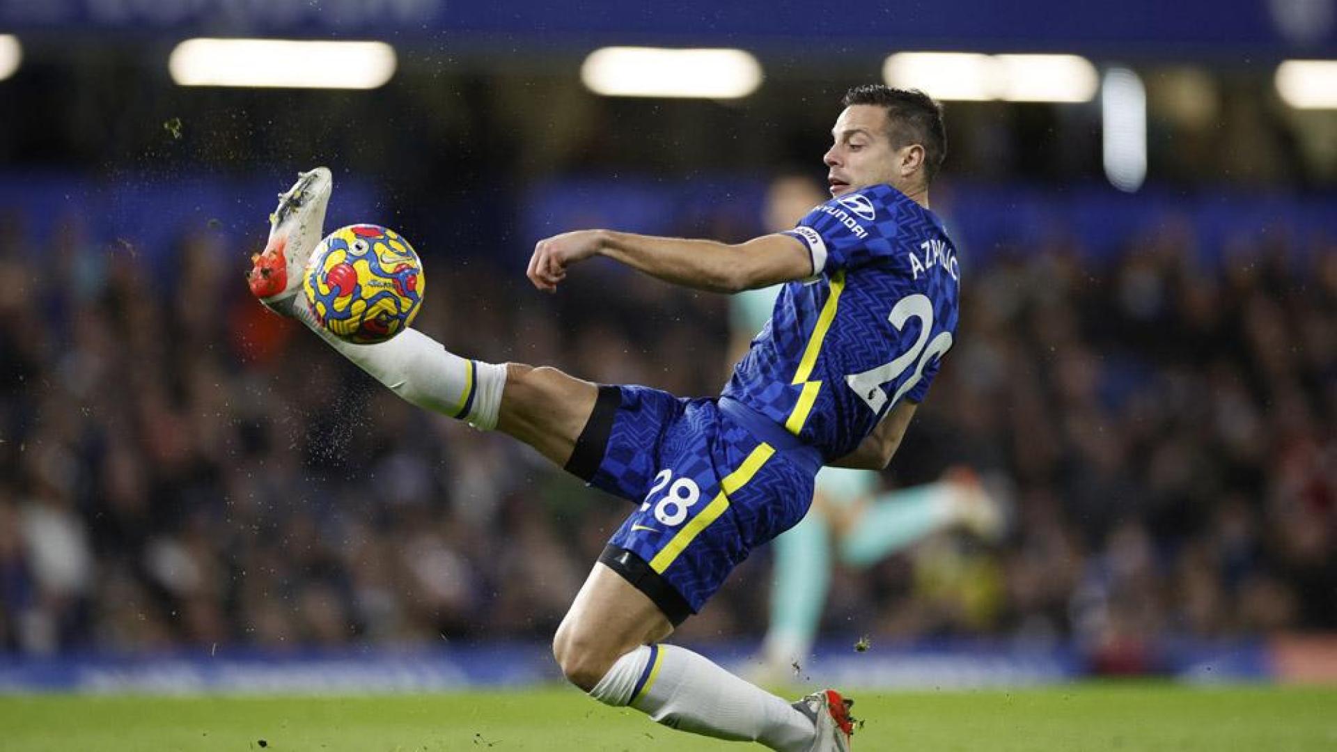 César Azpilicueta, en acción en el partido del miércoles por la noche ante el Wolverhampton