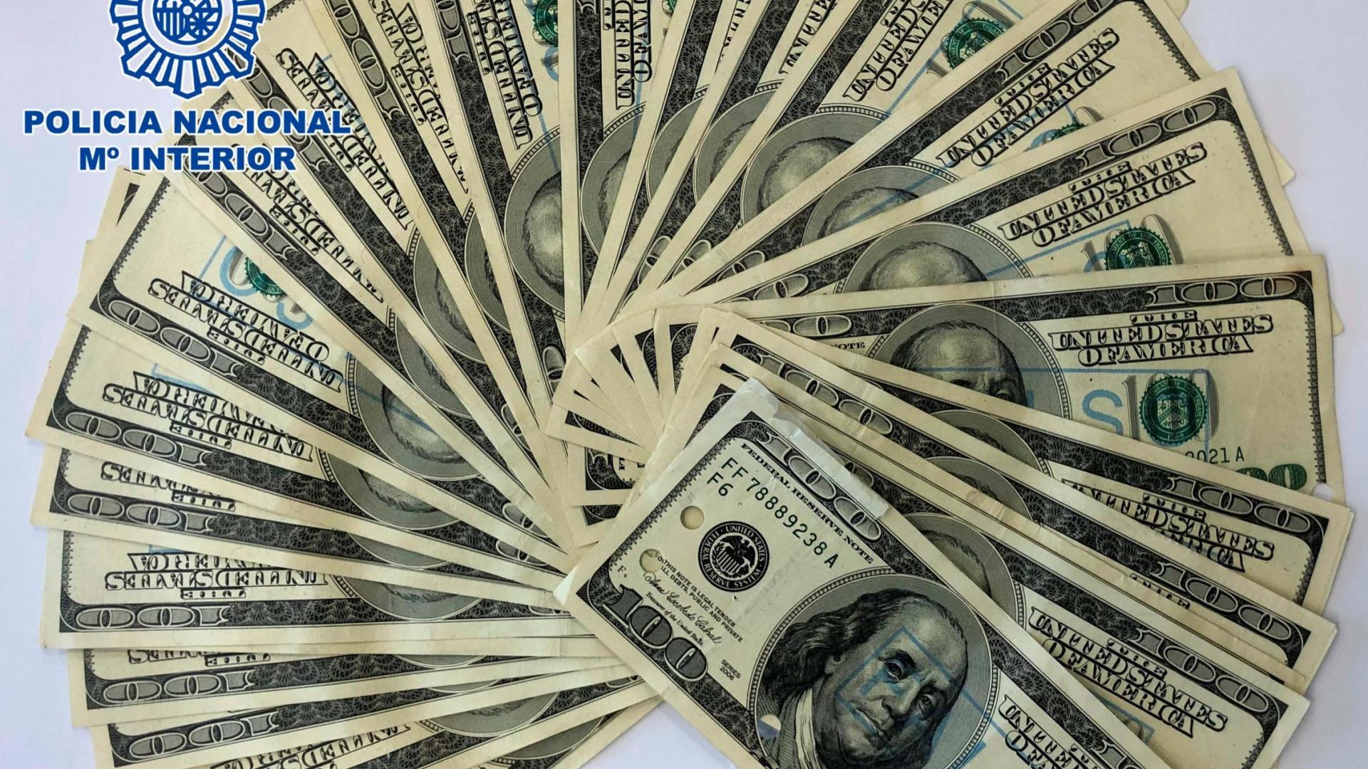 Billetes falsos intervenidos en la operación