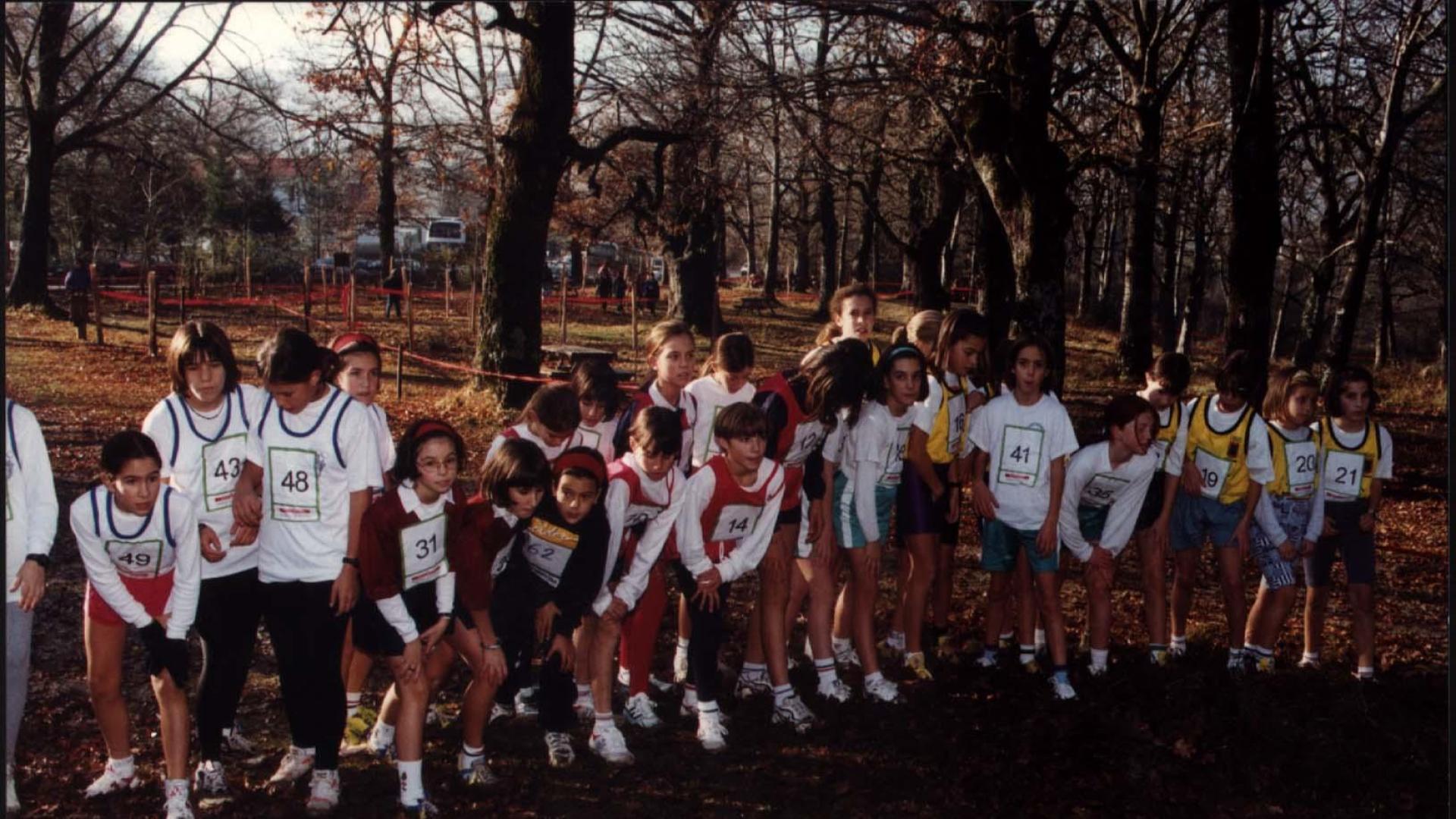 Salida de una carrera de las atletas alevines en 1998