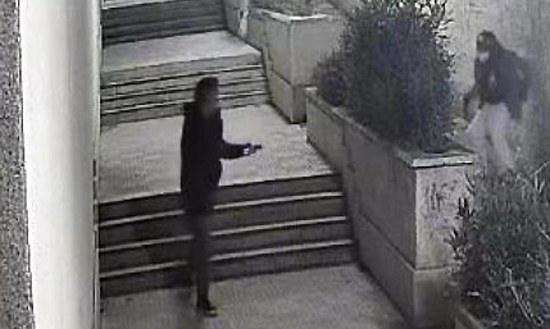 Vídeo de una persona encañonando a otra en Tudela
