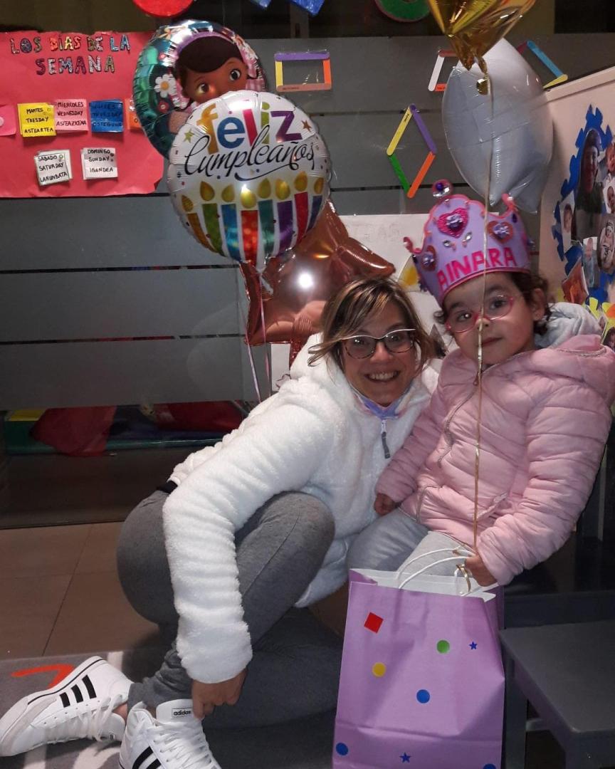 En Txiki Garden disponemos de personal cualificado para ayudar a las familias con el cuidado de los peques, en su propio domicilio, ya sea por el día o por la noche.