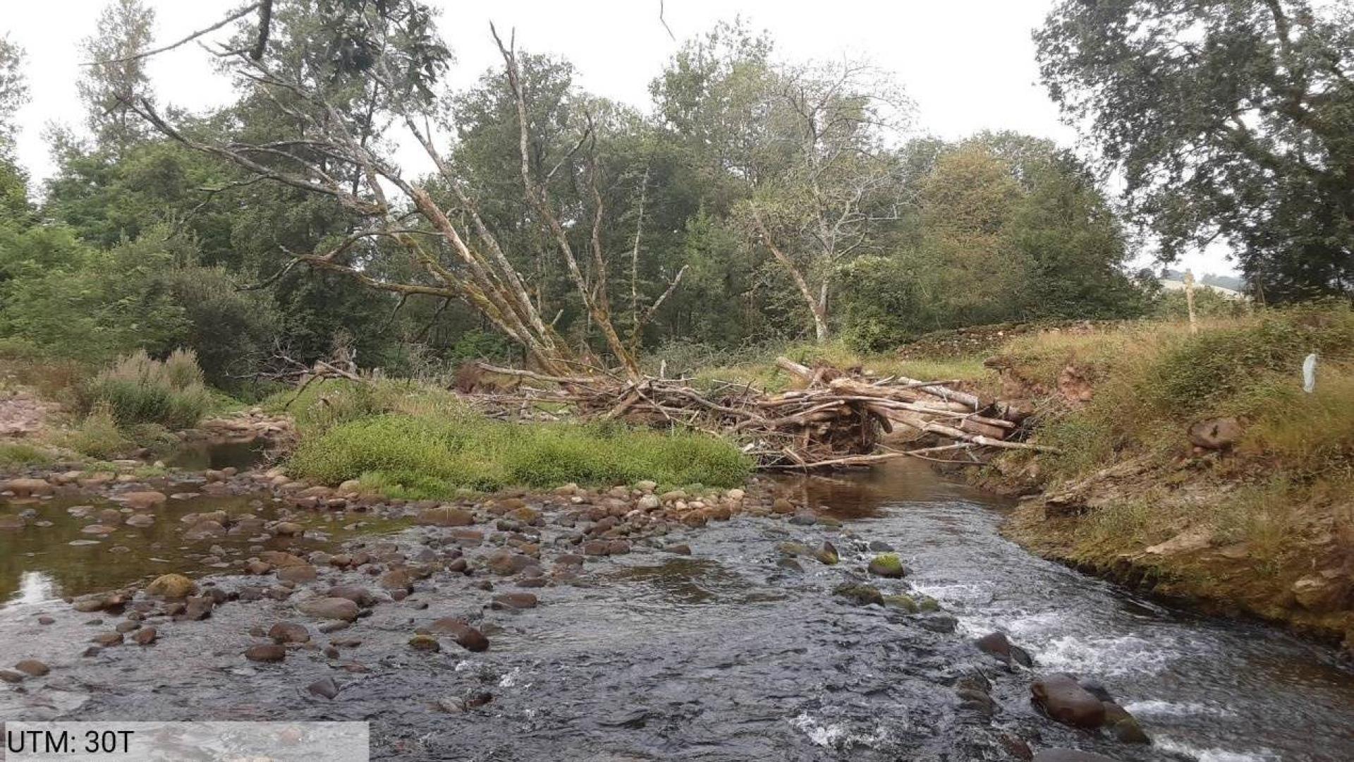 Estado en el que se encontraba uno de los afluentes del río Baztan antes de las labores impulsadas por la Confederación Hidrográfica del Cantábrico