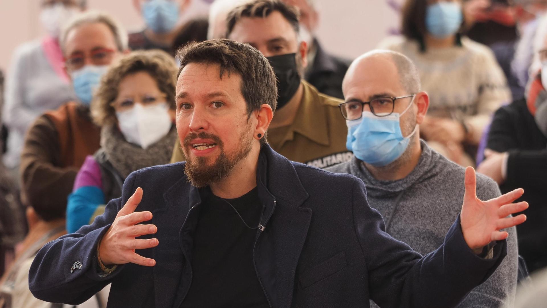El ex vicepresidente del Gobierno, Pablo Iglesias, interviene en un coloquio junto a los candidatos de Unidas Podemos por Valladolid
