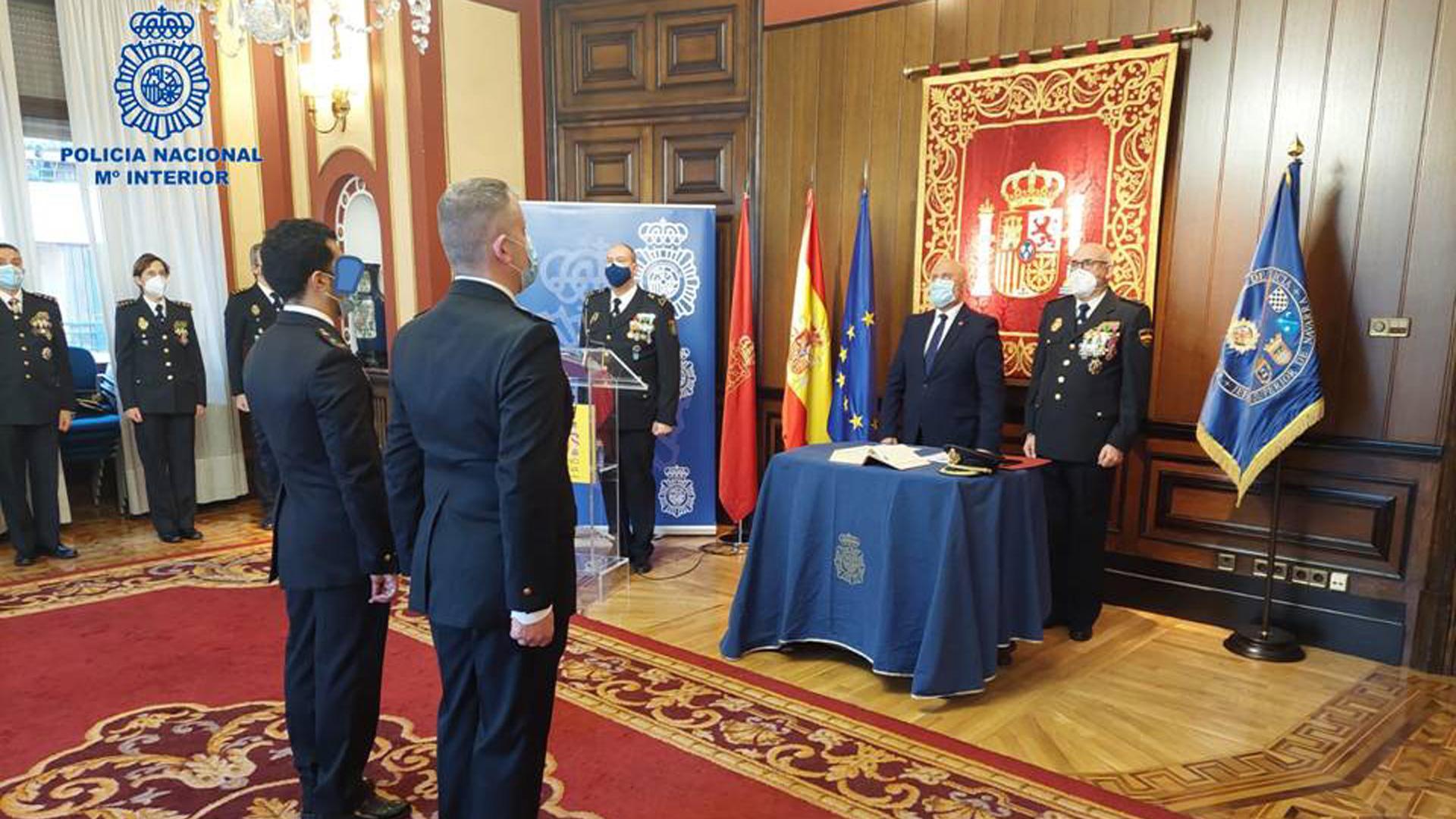 Dos agentes de Policía Nacional en Navarra promocionan a oficiales