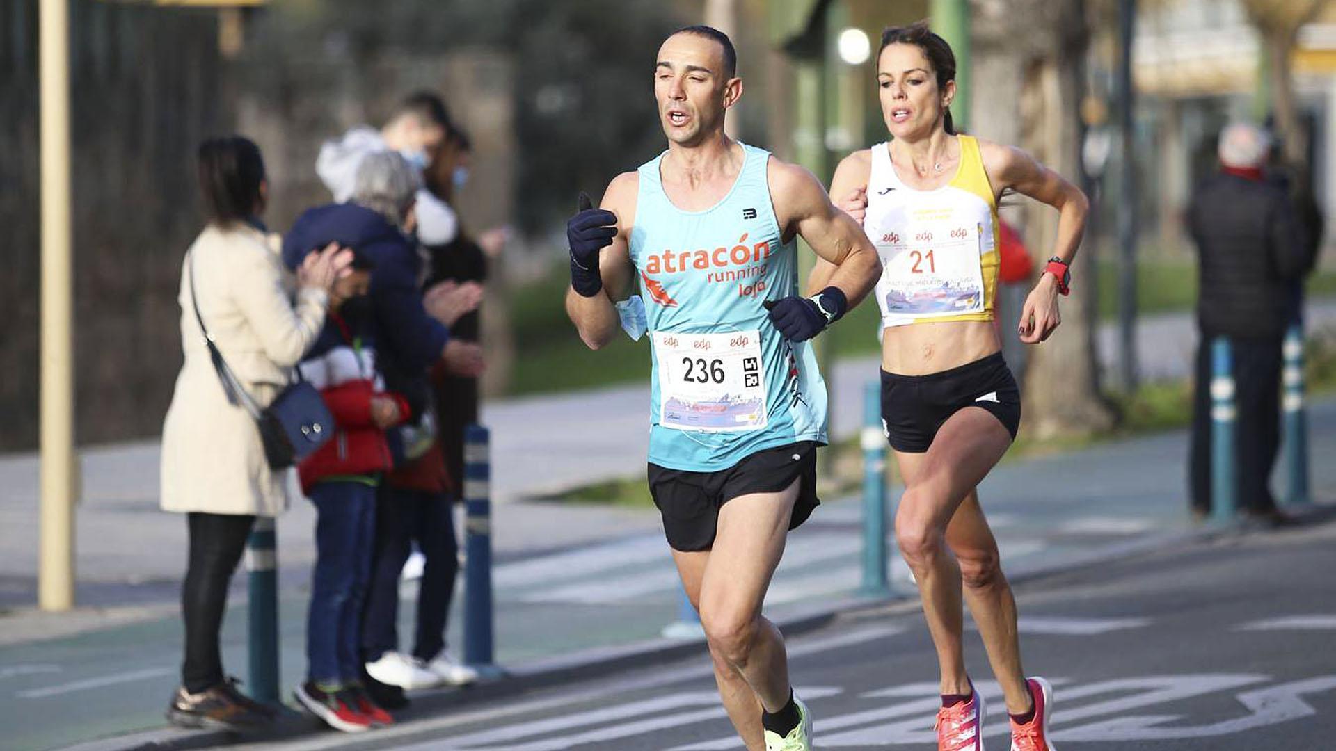 La navarra Maitane Melero junto a Miguel Ángel Cantano, con quien hizo la carrera