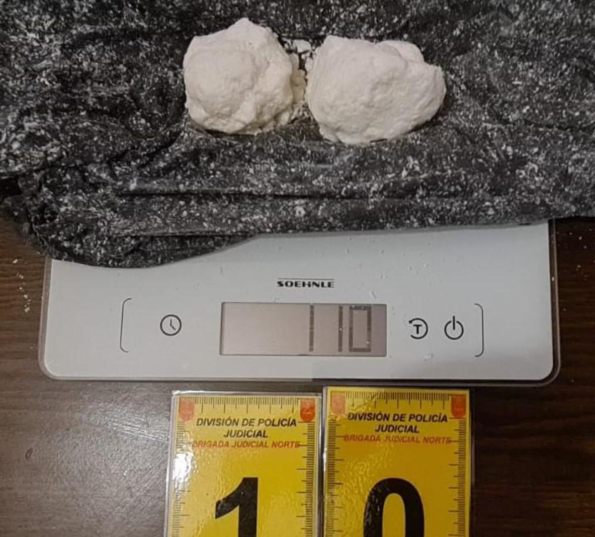 Parte de la droga incautada al vecino de Bera de 53 años que ha sido detenido por tráfico de drogas