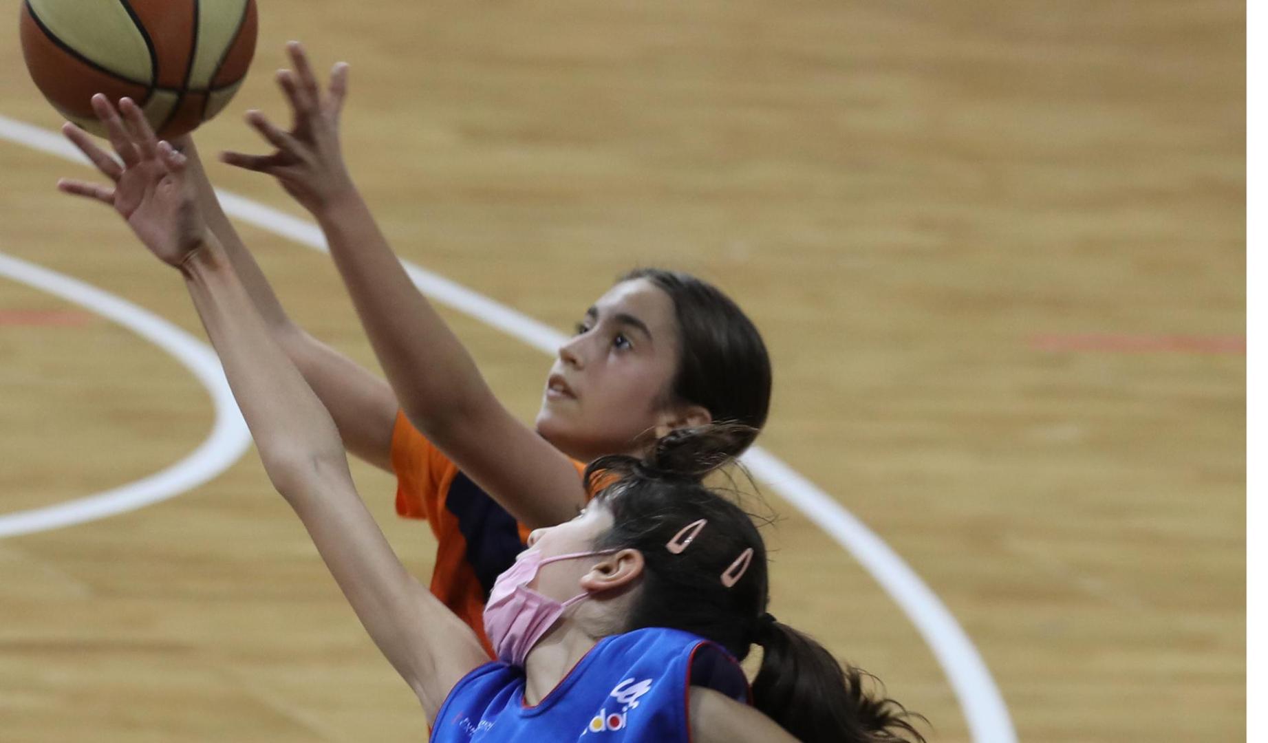 Final femenina de 3x3 Minibasket, entre el Ardoi y el Liceo