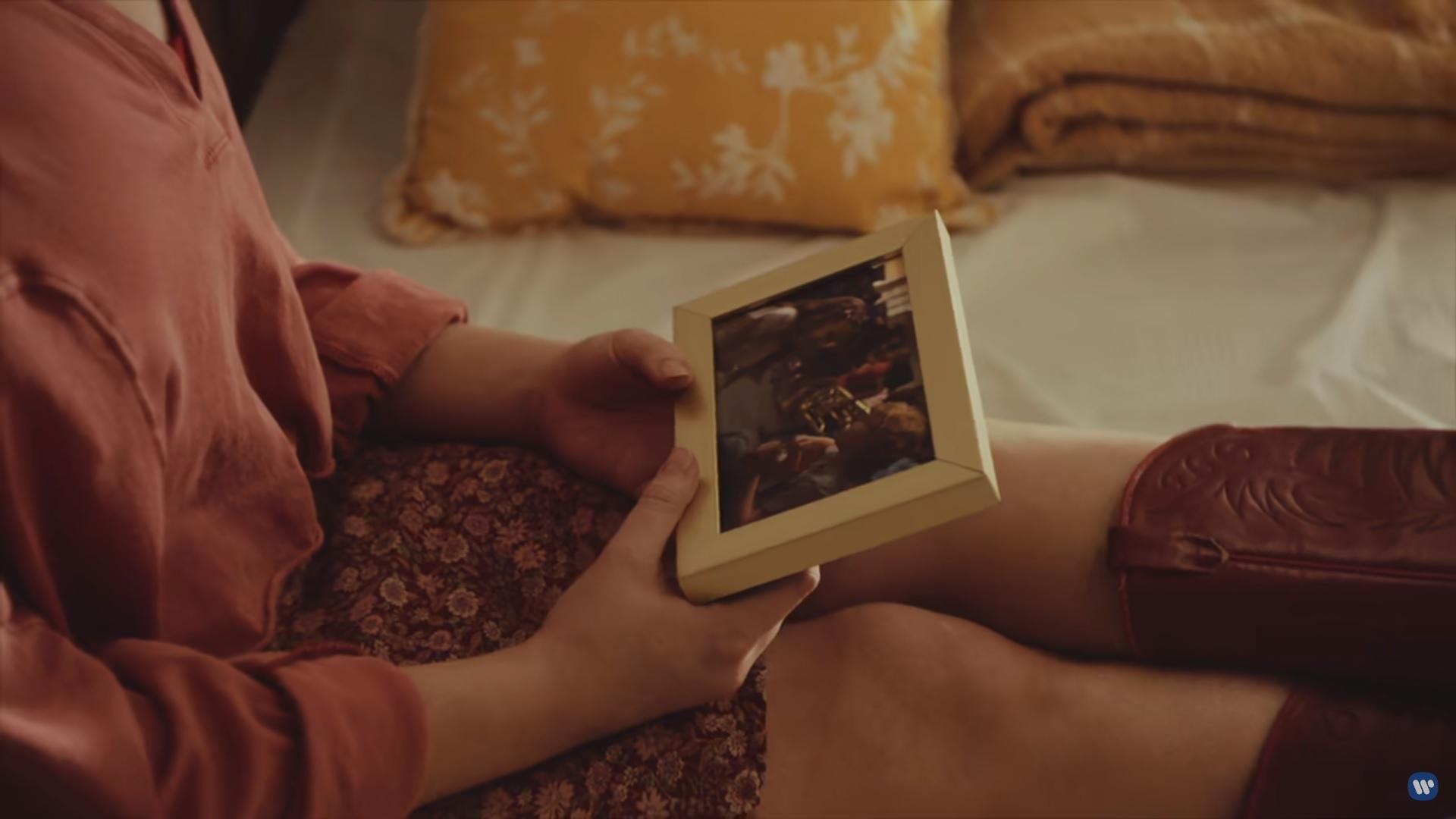 Frame del videoclip 'The Joker and the Queen', la nueva canción de Ed Sheeran