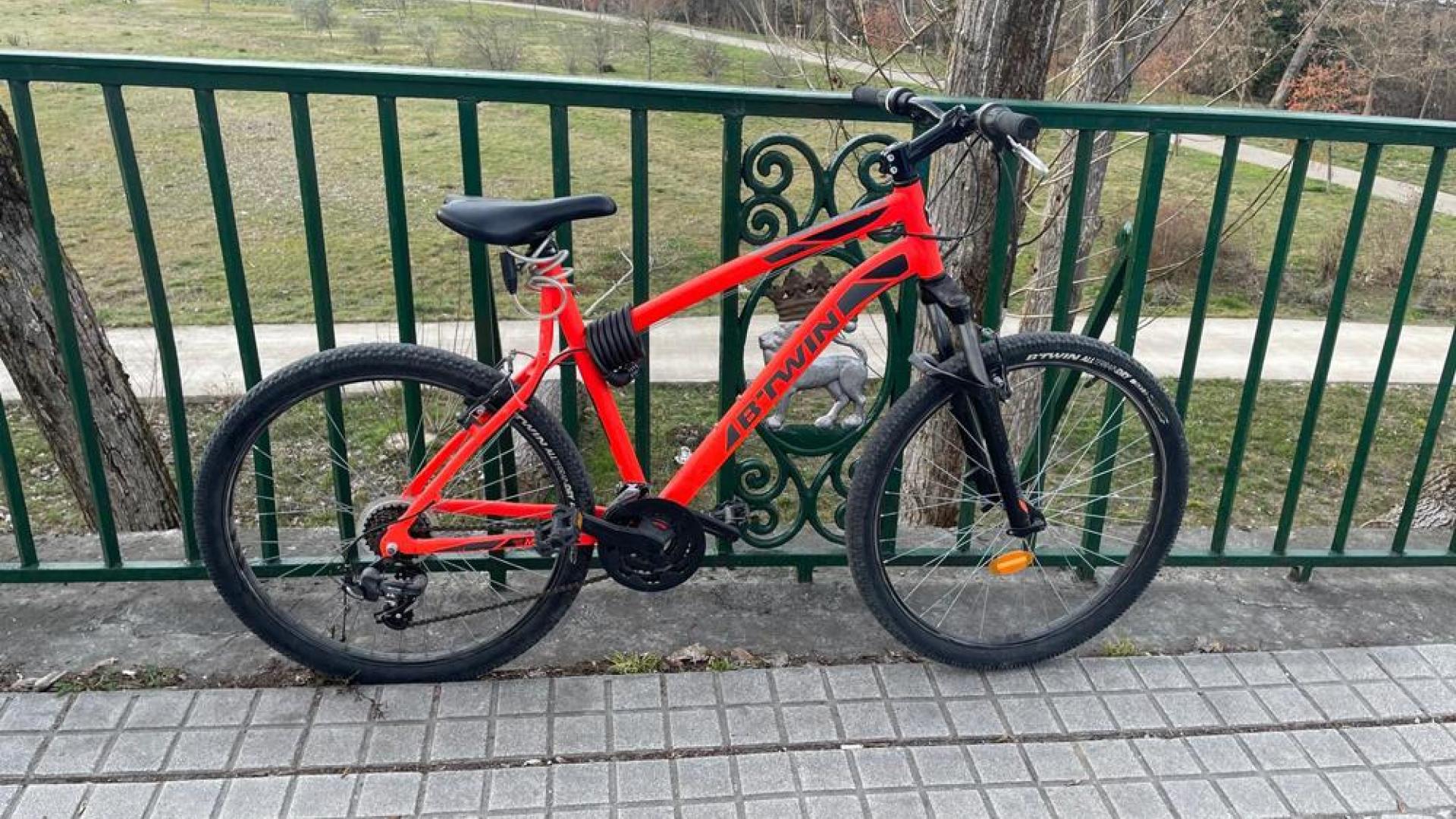 Bicicleta en la que viajaba el detenido