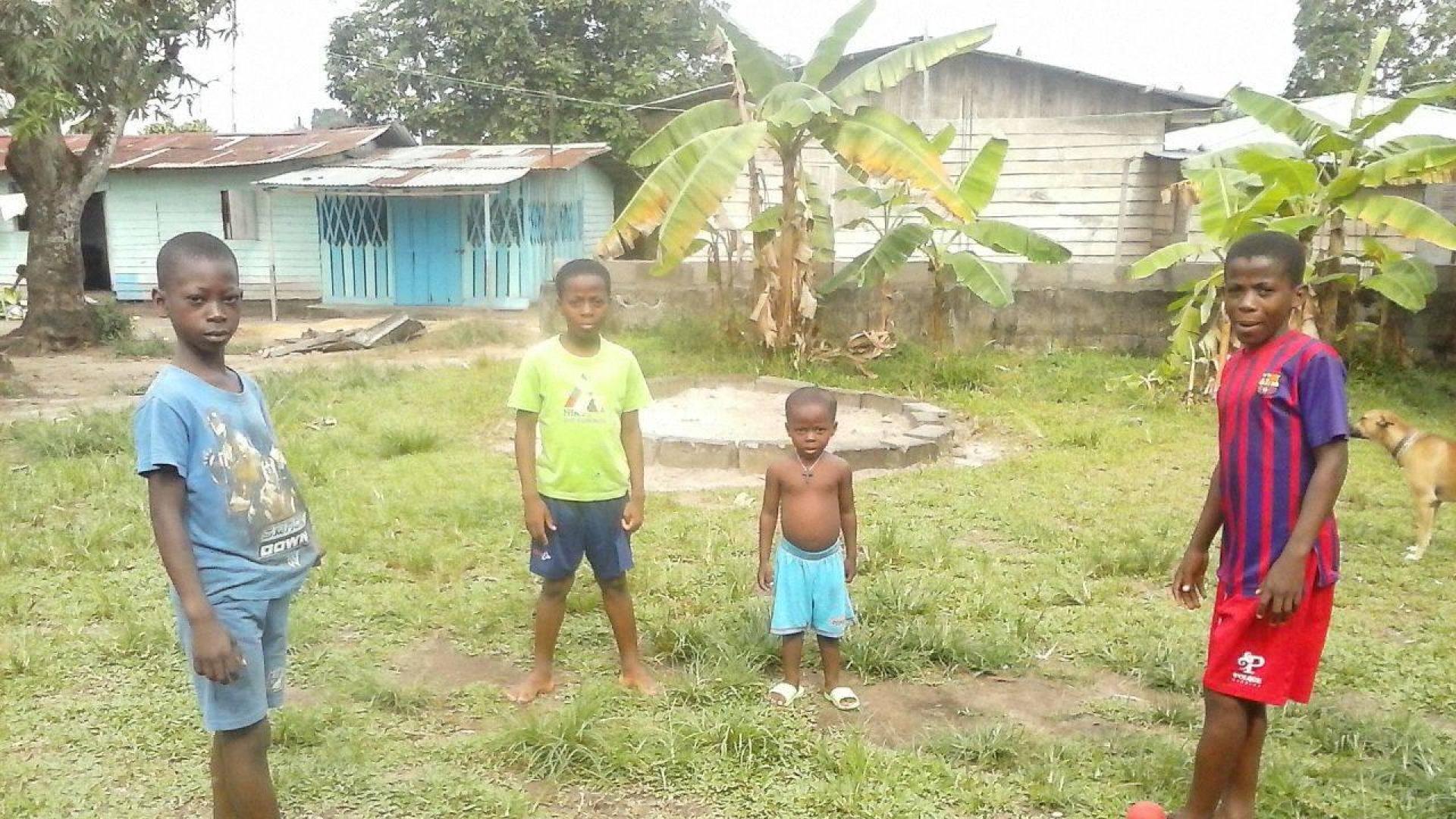 Niños de familias vulnerables o desestructuradas de Guinea Ecuatorial que vendrán a Navarra este verano