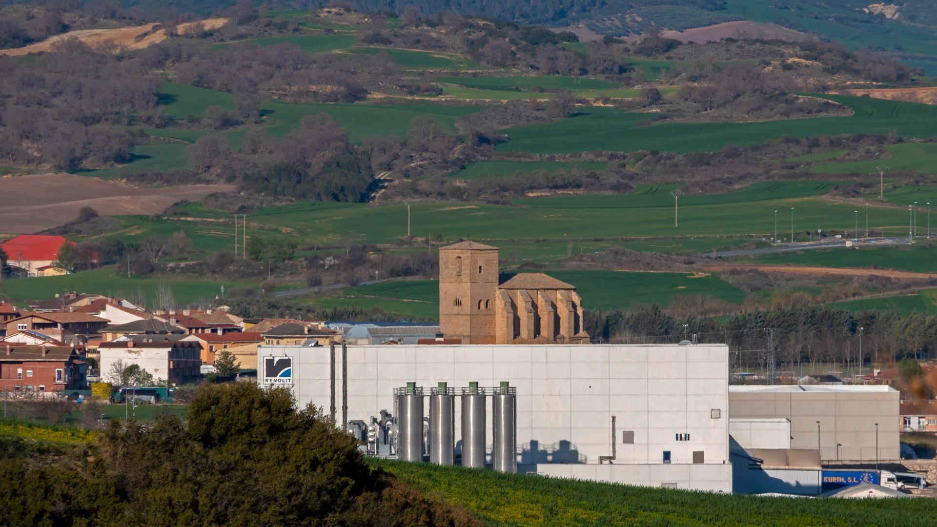 El polígono de Villatuerta y, en primer término, Renolit, una de las principales empresas del entorno de Estella