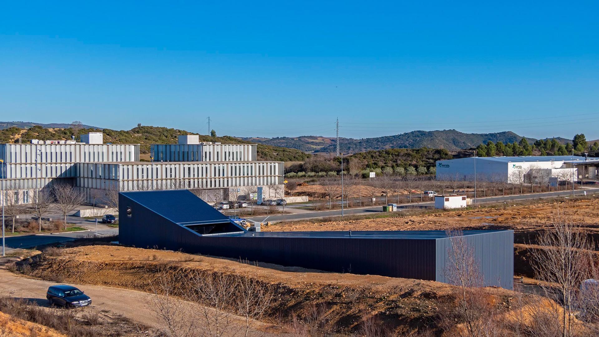 GEEA en primer plano, Kersia al fondo, el centro tecnológico y las parcelas que se ocuparán ahora en la UE1