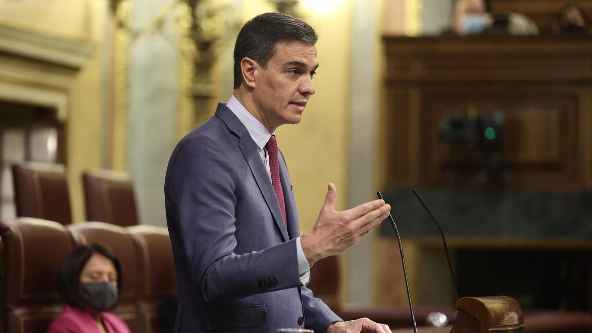 El presidente del Gobierno, Pedro Sánchez, comparece en una sesión plenaria, en el Congreso de los Diputados