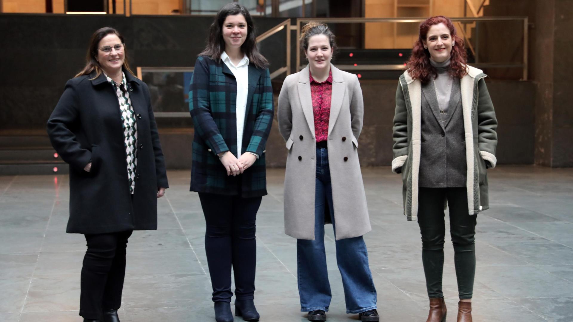 Las cooperativistas Begoña Liberal, Esther Burgui, Itxaso Iriarte y Maite Muruzábal intervinieron ayer en la Comisión de Desarrollo Rural y Medio Ambiente del Parlamento de Navarra.