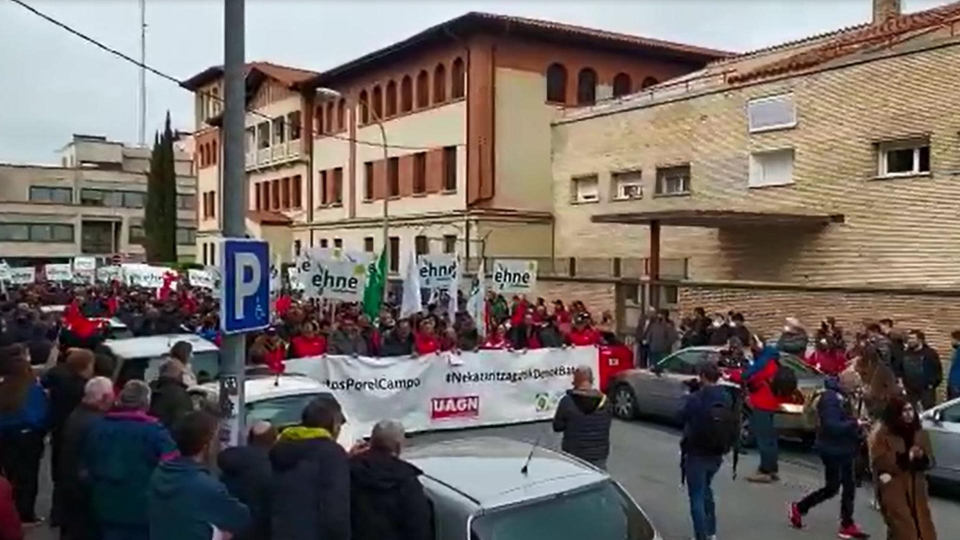 La manifestación a pie por las calles de Pamplona