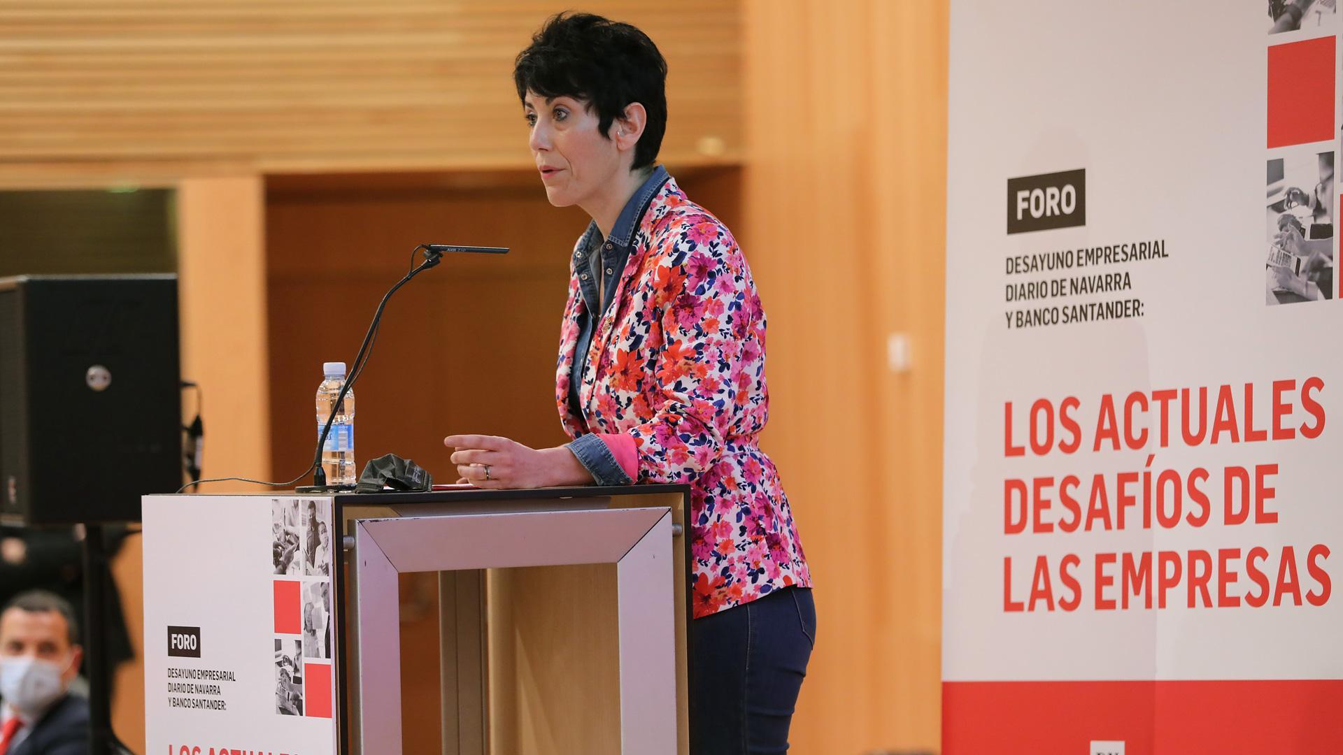 La consejera de Economía y Hacienda del Gobierno foral, Elma Saiz, durante el desayuno empresarial 'Los actuales desafíos de las empresas'