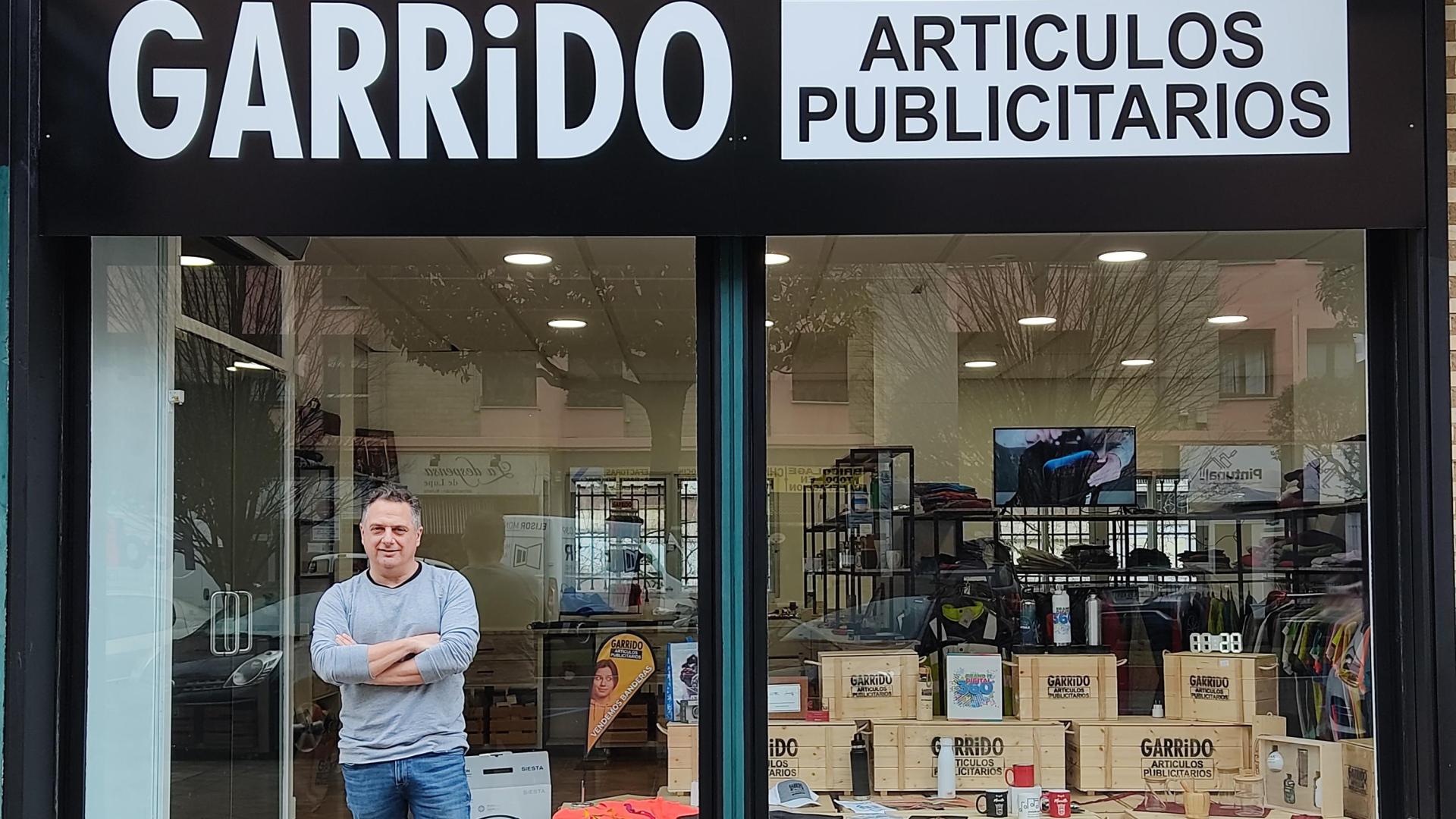 Ángel Garrido, en el nuevo establecimiento de la calle Monasterio de Irache