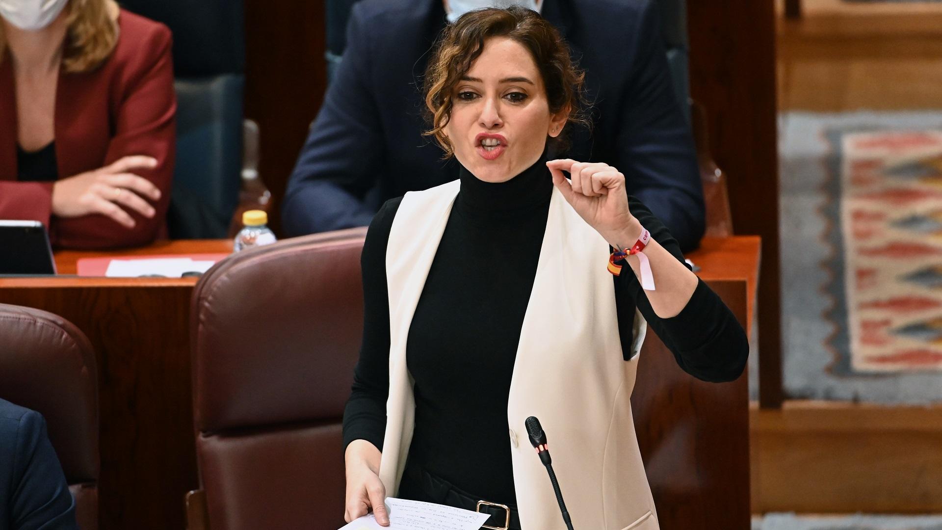 La presidenta de la Comunidad de Madrid, Isabel Díaz Ayuso, interviene este jueves en el pleno de la Asamblea