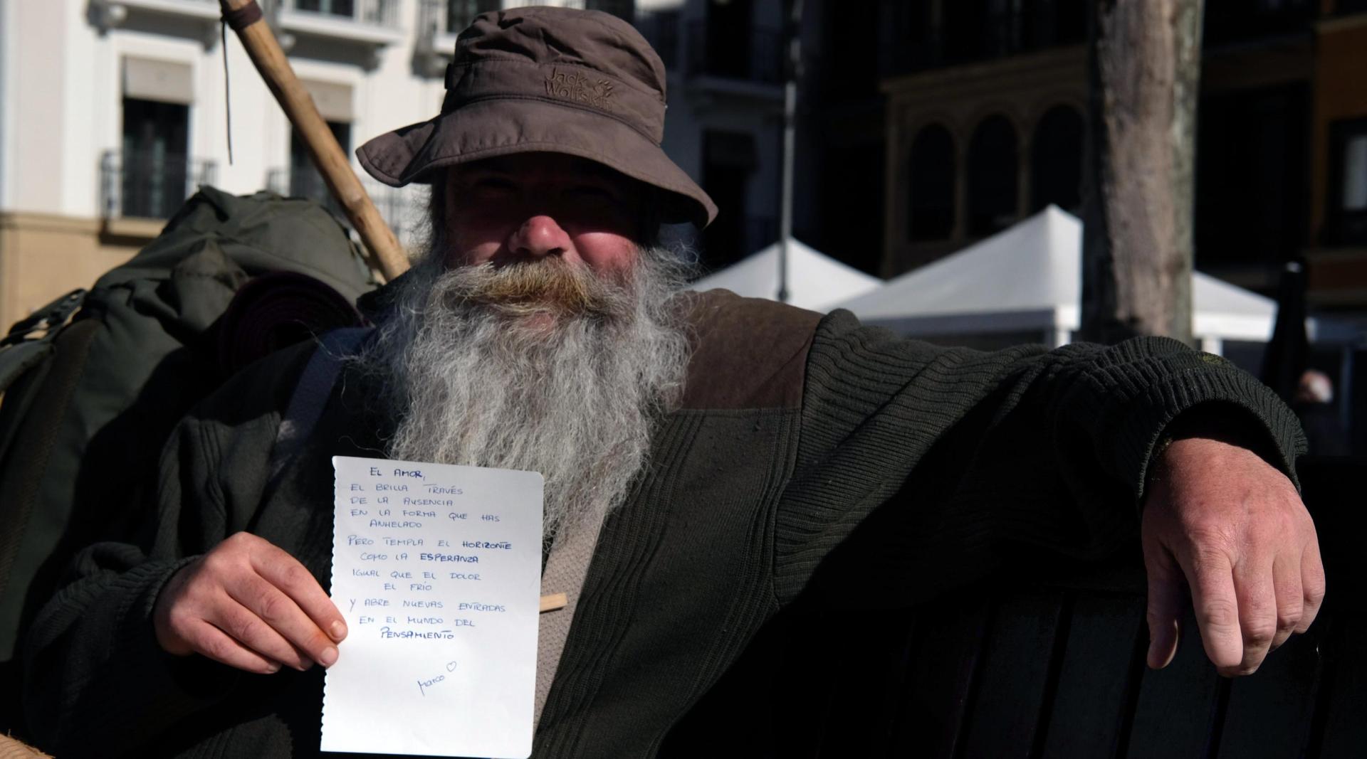 Marco (50), ingeniero alemán, poeta y peregrino, lleva tres años caminando.