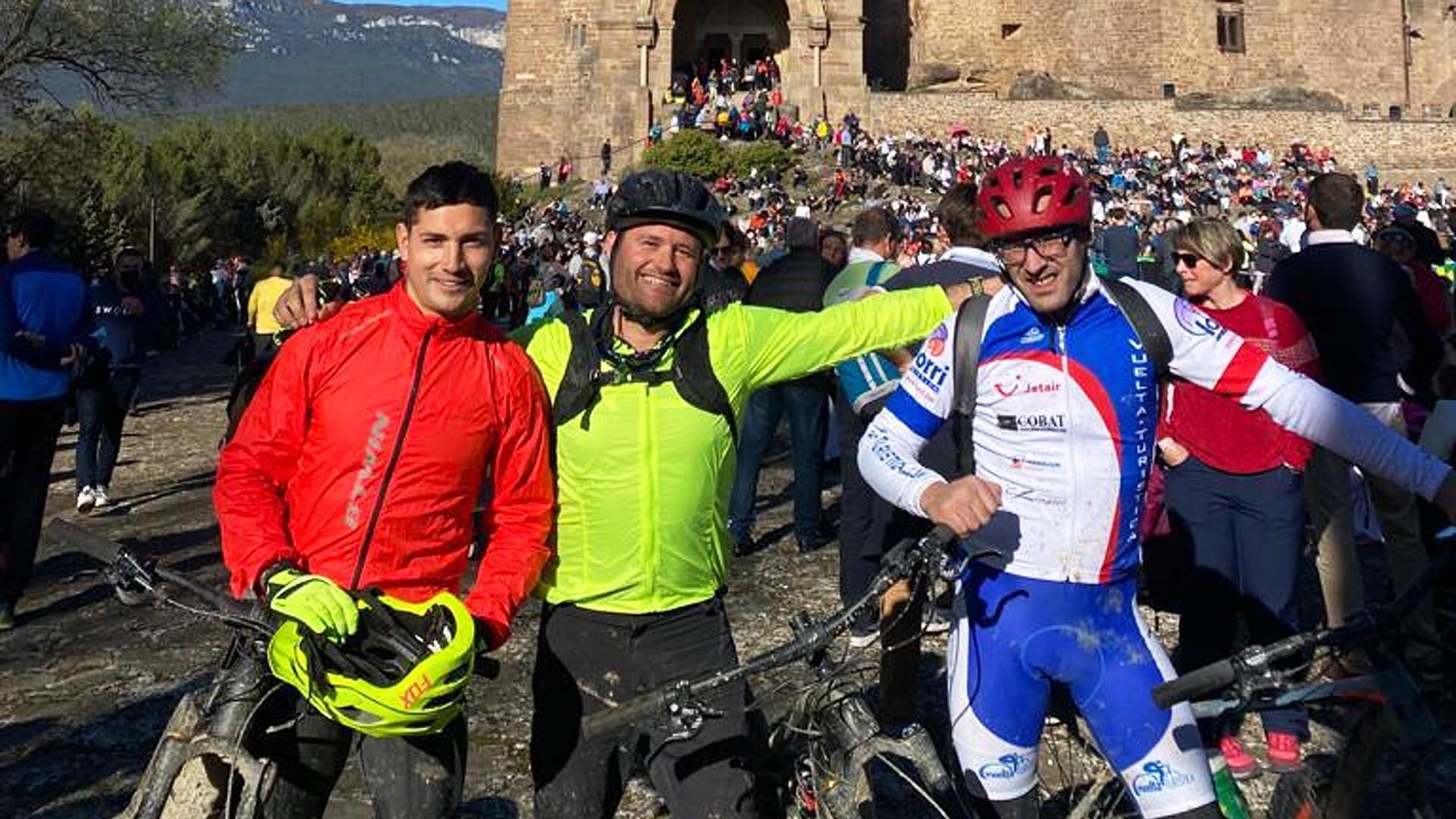 El Chimy Ávila se fotografió con el Castillo de Javier
