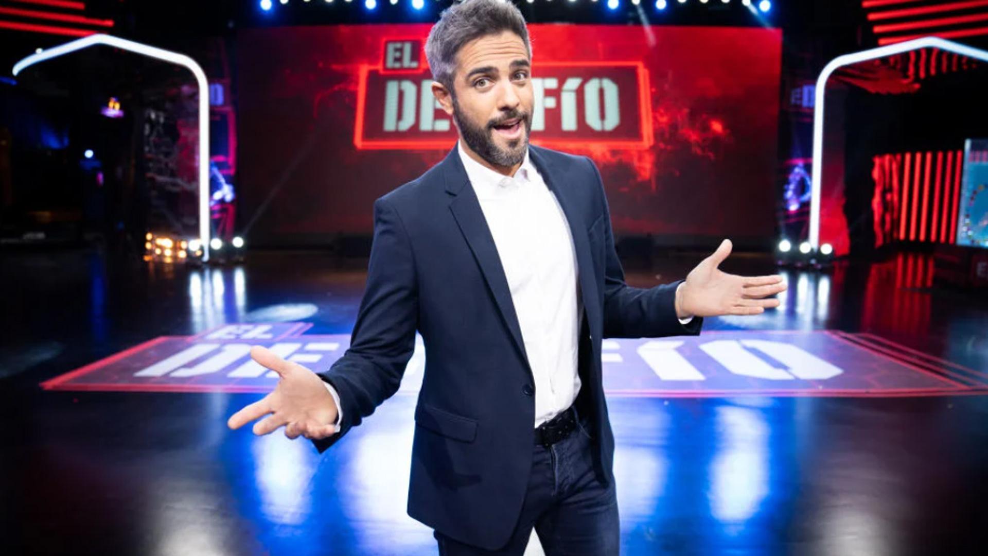 Roberto Leal es el encargado de presentar el programa de televisión 'El Desafío', en Antena 3