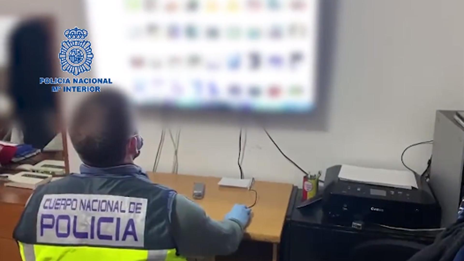 La Policía ha intervenido más de 30.000 archivos de contenido pornográfico