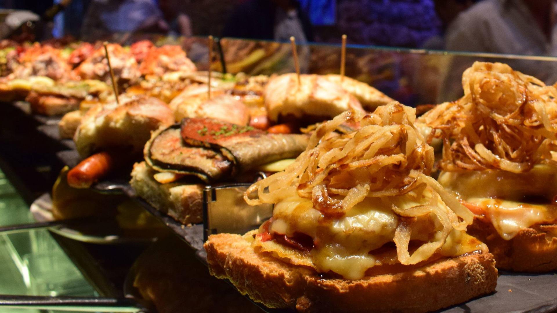 Una barra de pinchos