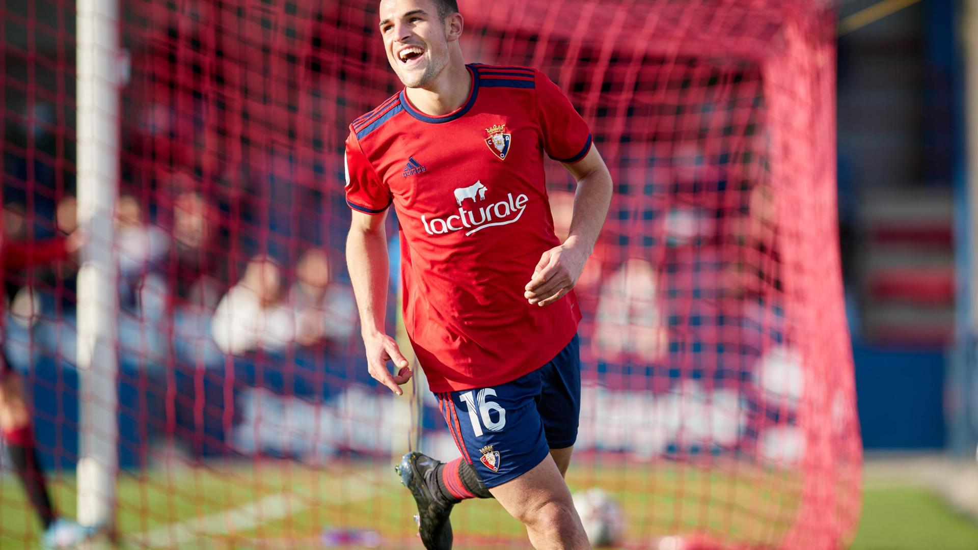 El delantero del Promesas Joel Rodríguez celebra uno de sus tres goles ante el Ardoi