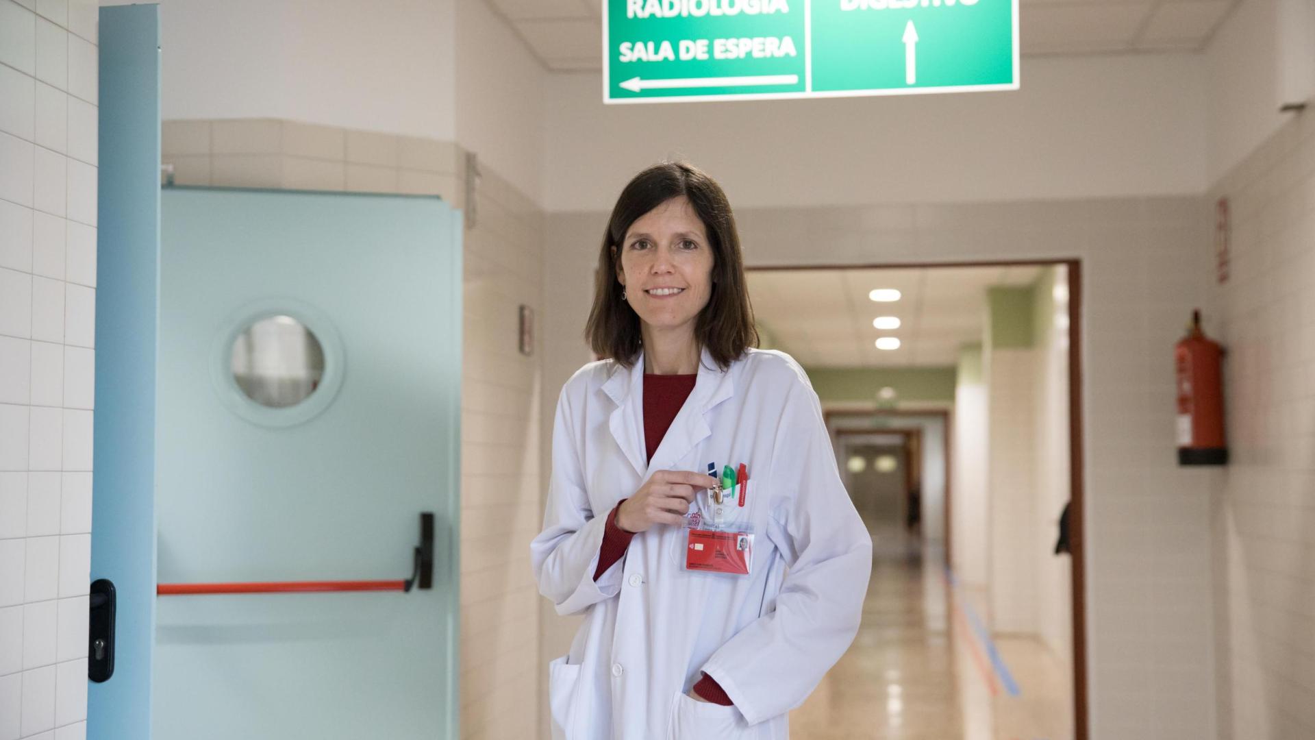 La nueva gerente del Área de Salud de Tudela, Ana Campillo, en uno de los pasillo del Hospital Reina Sofía