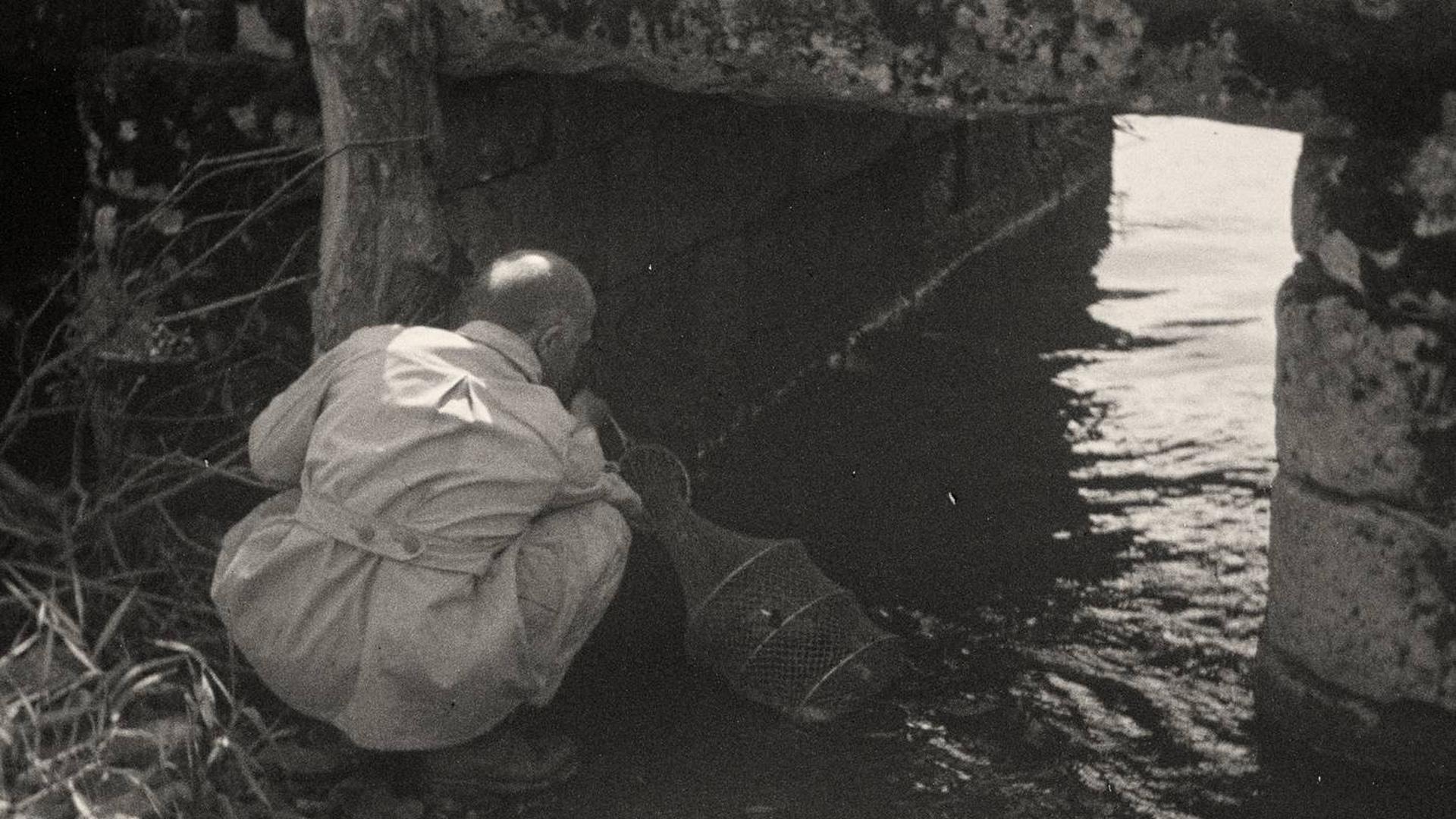 Fotograma de Fischfang in der Rhön, una película alemana de 1932 sobre pesca