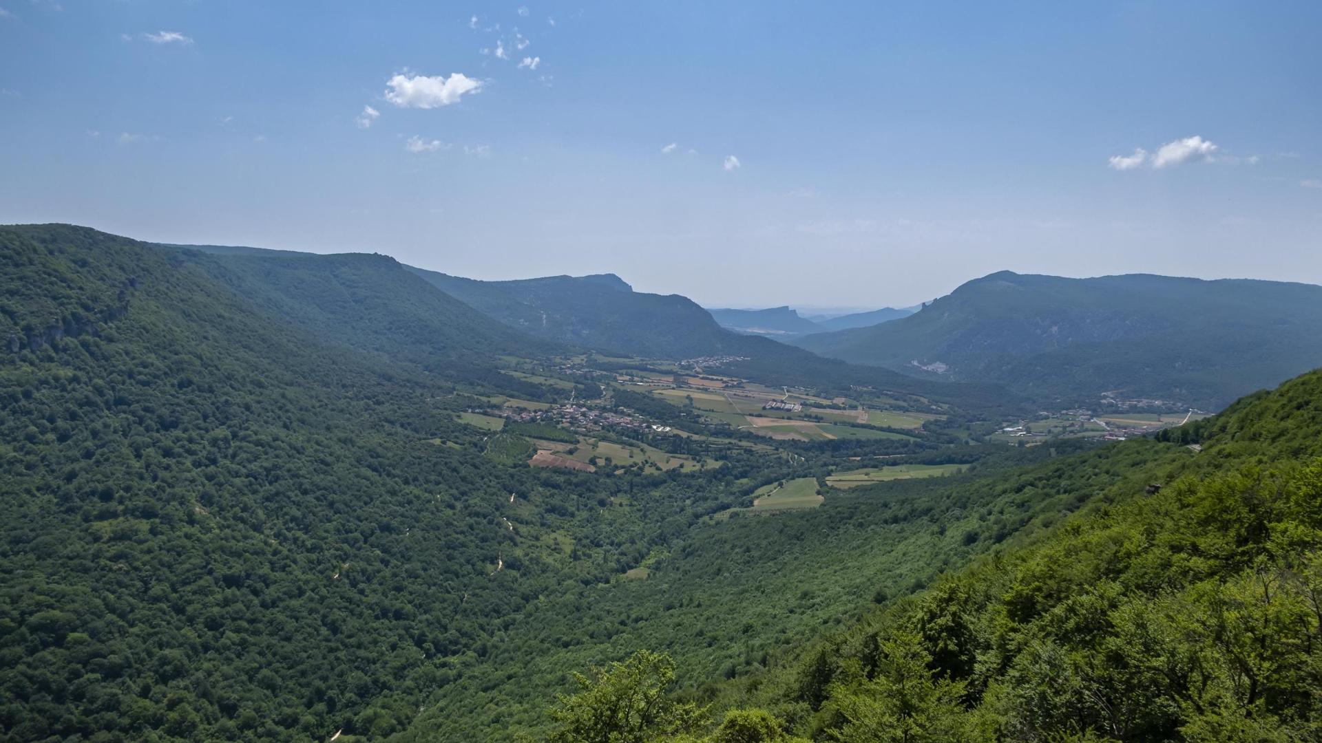 Vista desde el Mirador de Ubaba o Balcón de Pilatos a la Sierra de Urbasa (Ubaba).