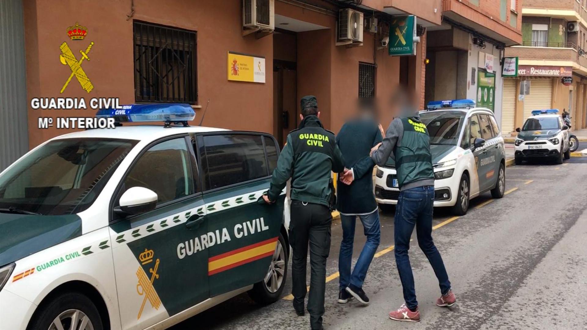 La operación ha sido llevada a cabo por la Guardia Civil de Tavernes Blanques y el equipo de la Guardia Civil de Alicante