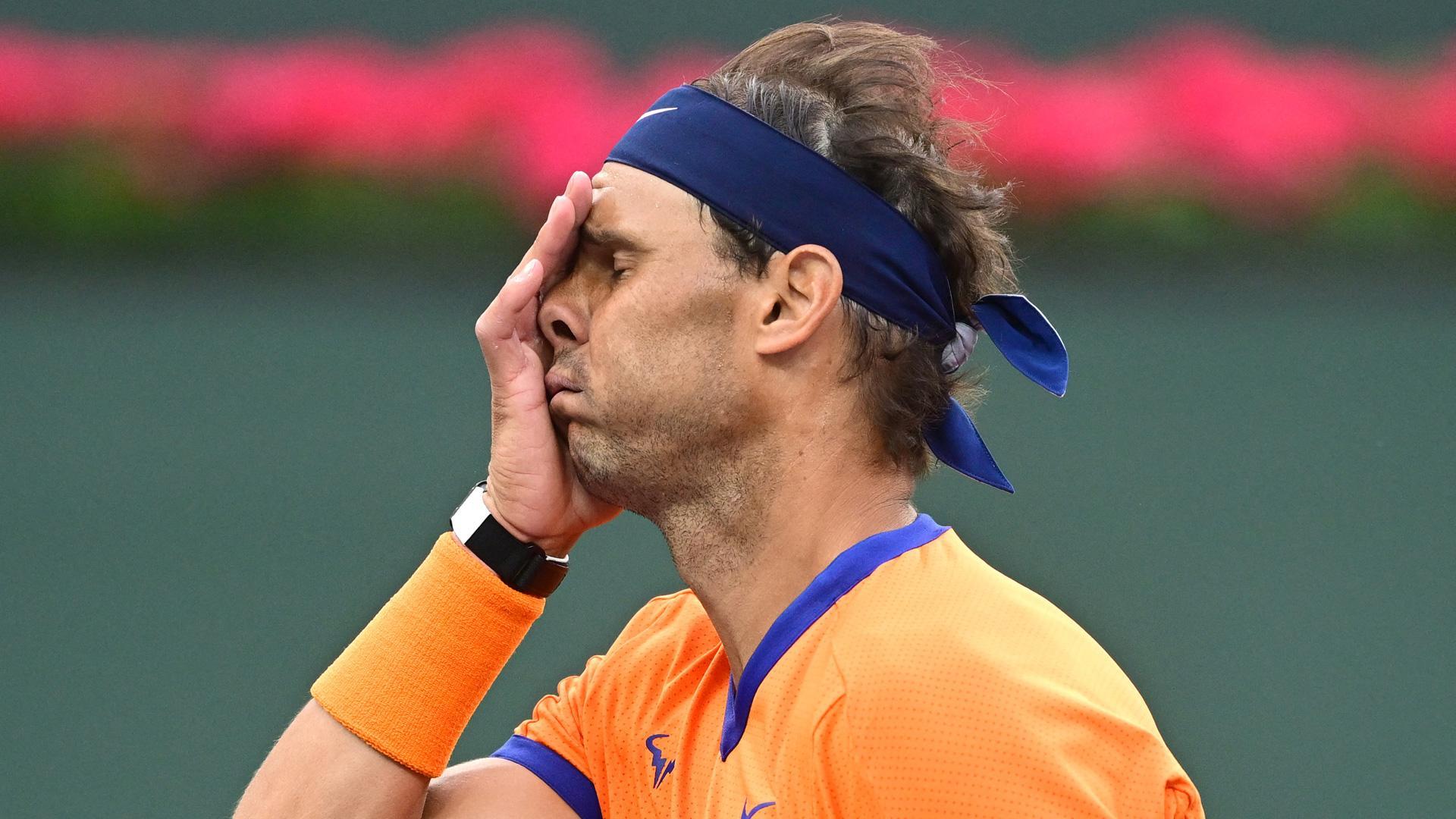 Rafa Nadal se lamenta en un momento del partido de semifinales de Indian Wells