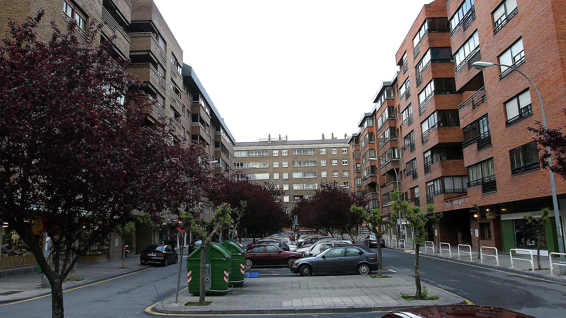 Vista genérica de la calle Travesía de Acella, donde María Catena se encuentra alojada y tutelada por Servicios Sociales del Ayuntamiento de Pamplona
