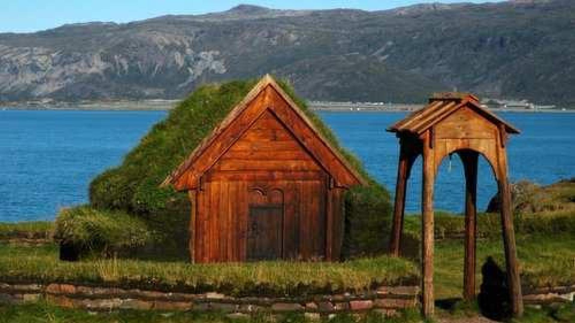 Reproducción de la iglesia de Thjodhild, en Groenlandia