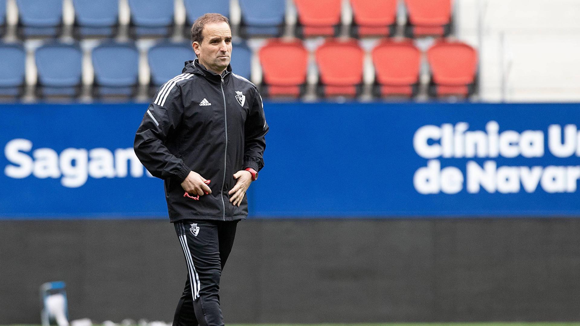 El entrenador de Osasuna, Jagoba Arrasate, durante una sesión anterior en El Sadar