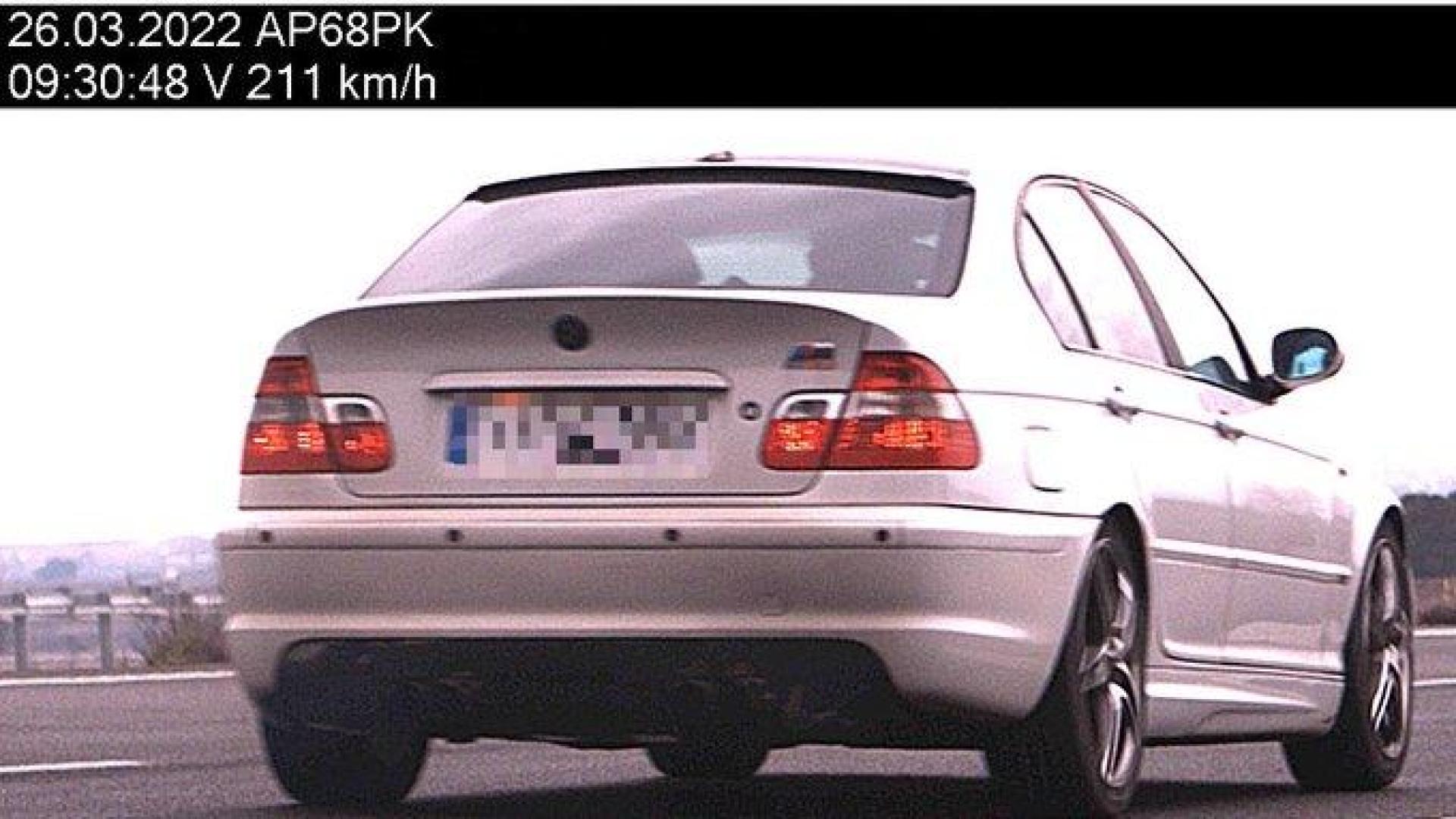El vehículo circulaba a 211 km/h