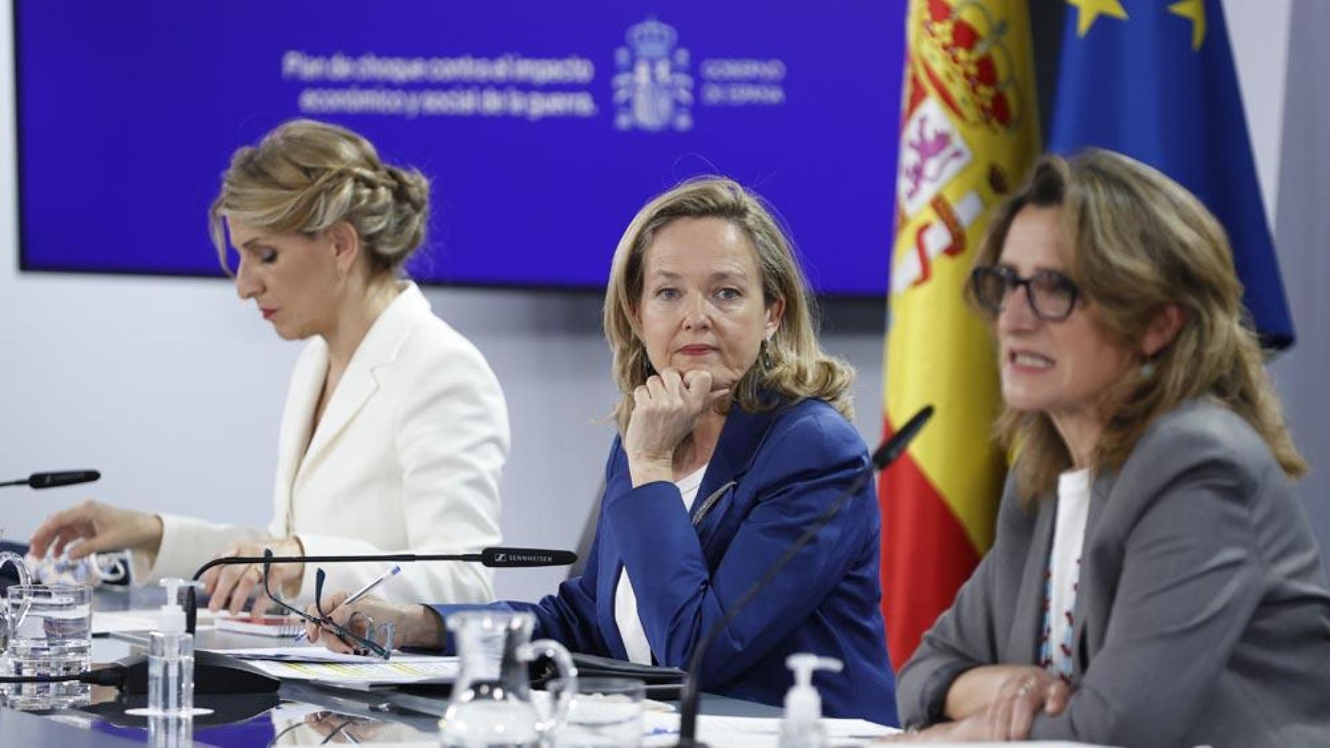 Yolanda Díaz, Nadia Calviño y Teresa Ribera, tras el Consejo de Ministros