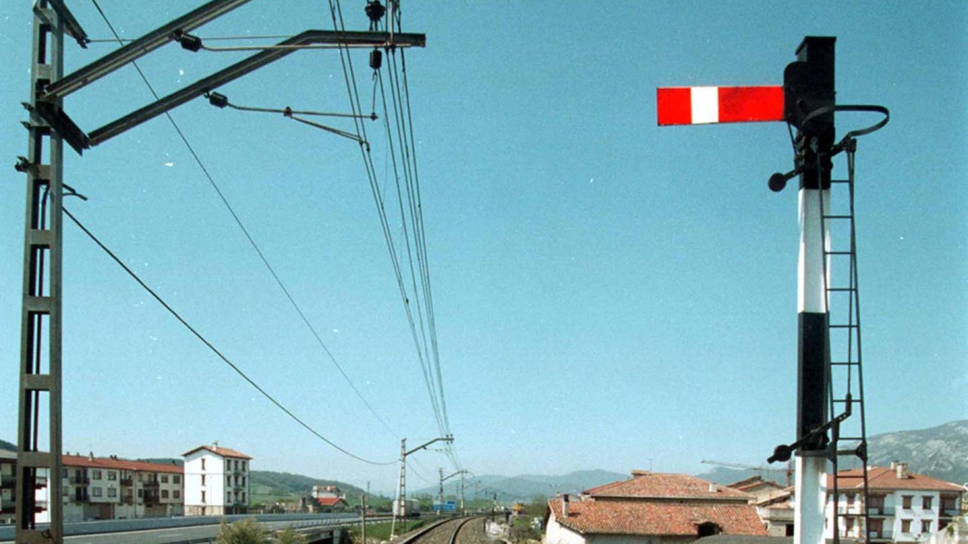 Imagen de las vías de tren en la estación de Uharte Arakil