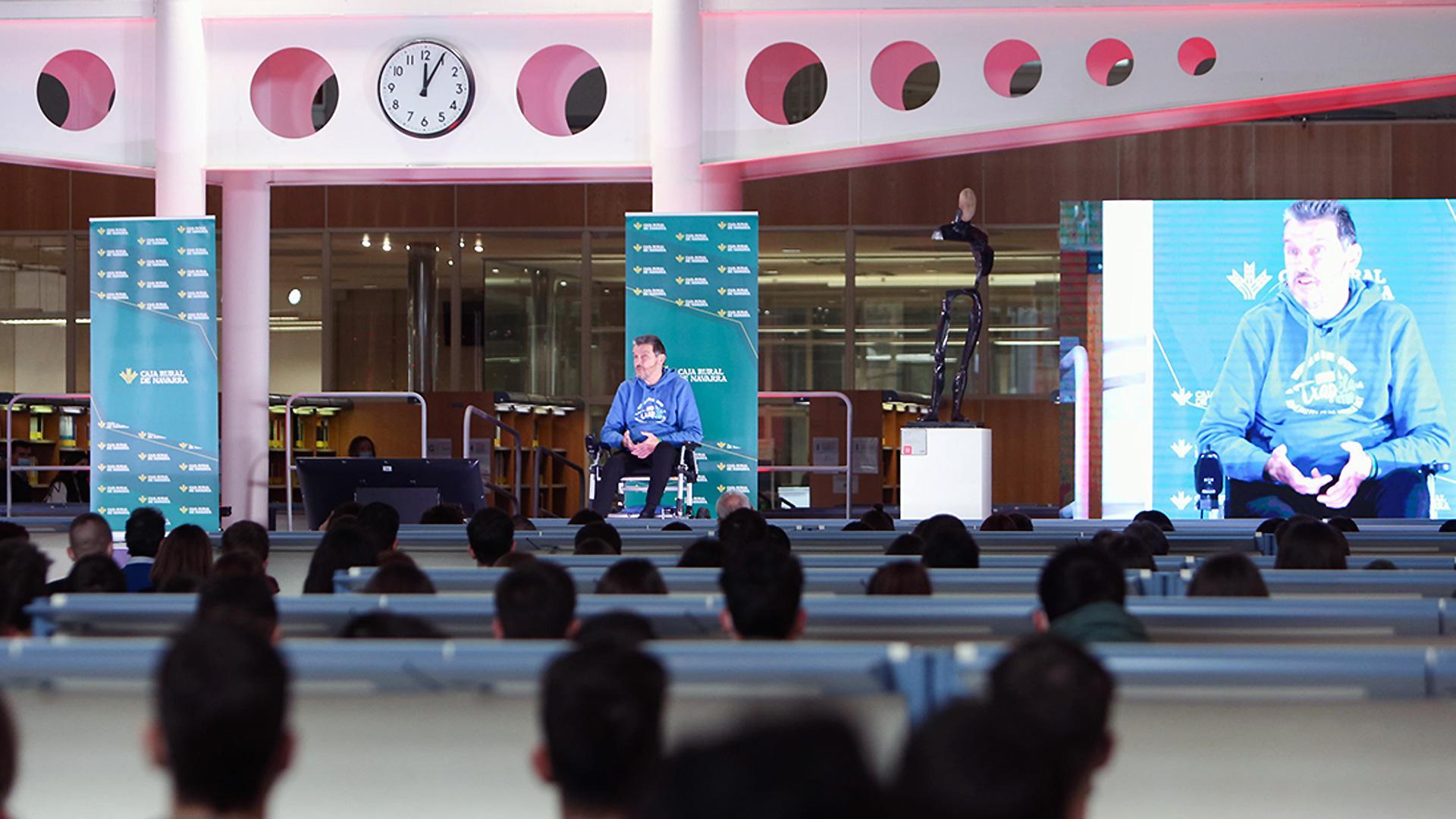 Juan Carlos Unzué, en un momento de su intervención en la UPNA