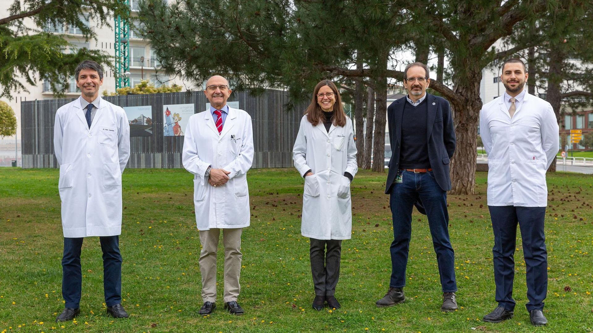 De izquierda a derecha, los investigadores Alejandro Fernández-Montero, Miguel Ángel Martínez-González, Silvia Carlos, Arturo Ariño y Fares Amer
